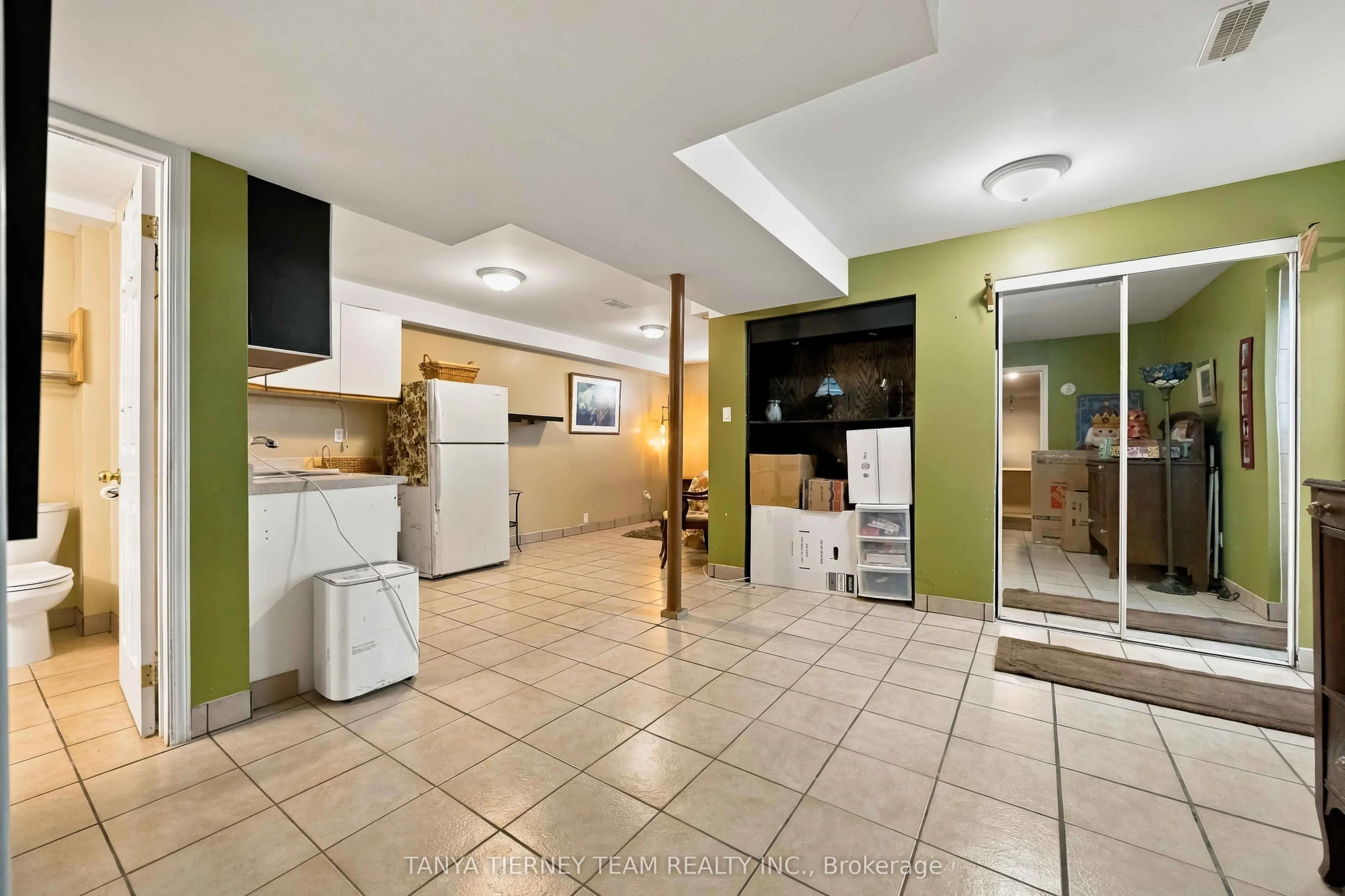 228 Shadow Place