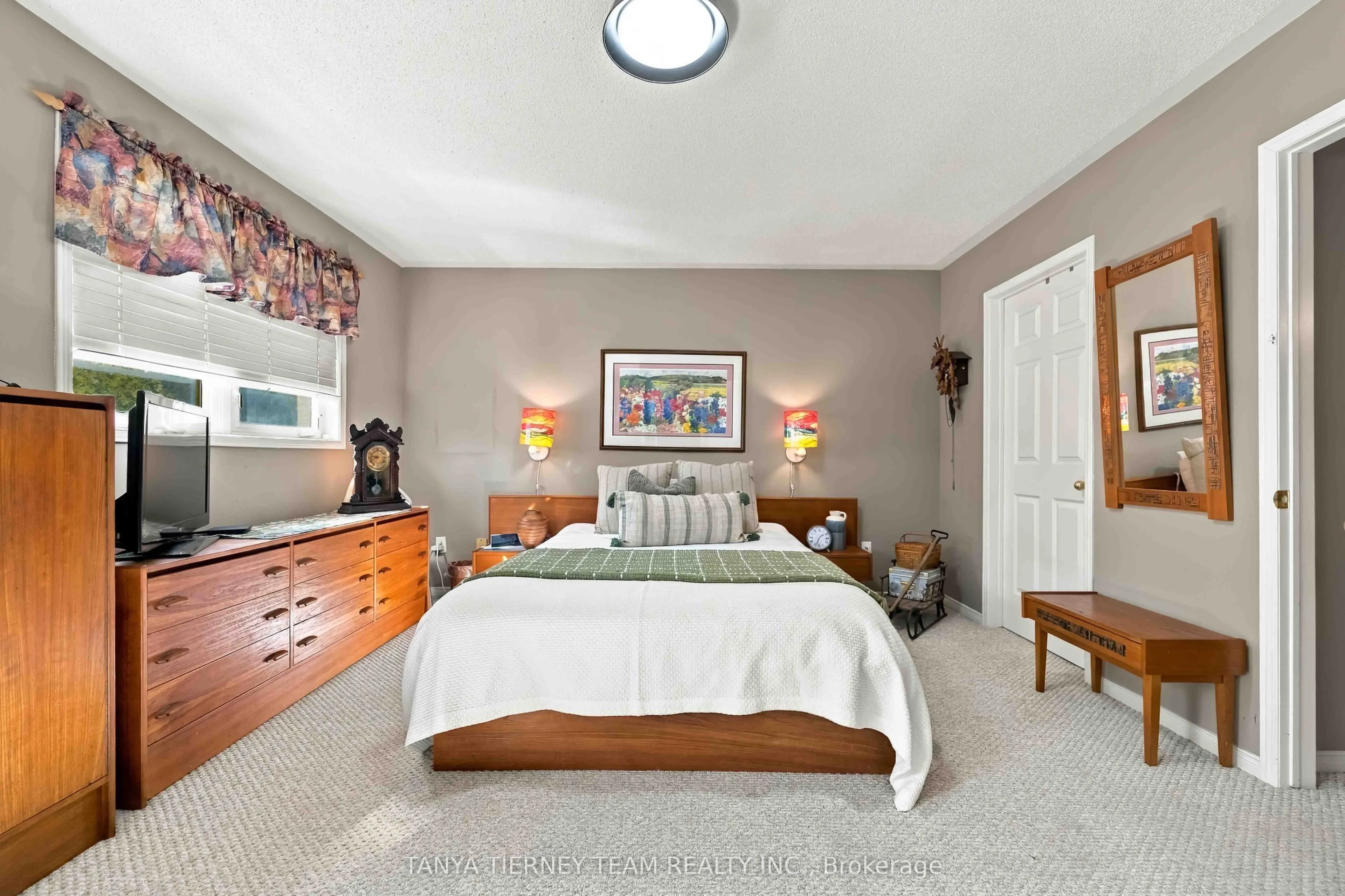 228 Shadow Place