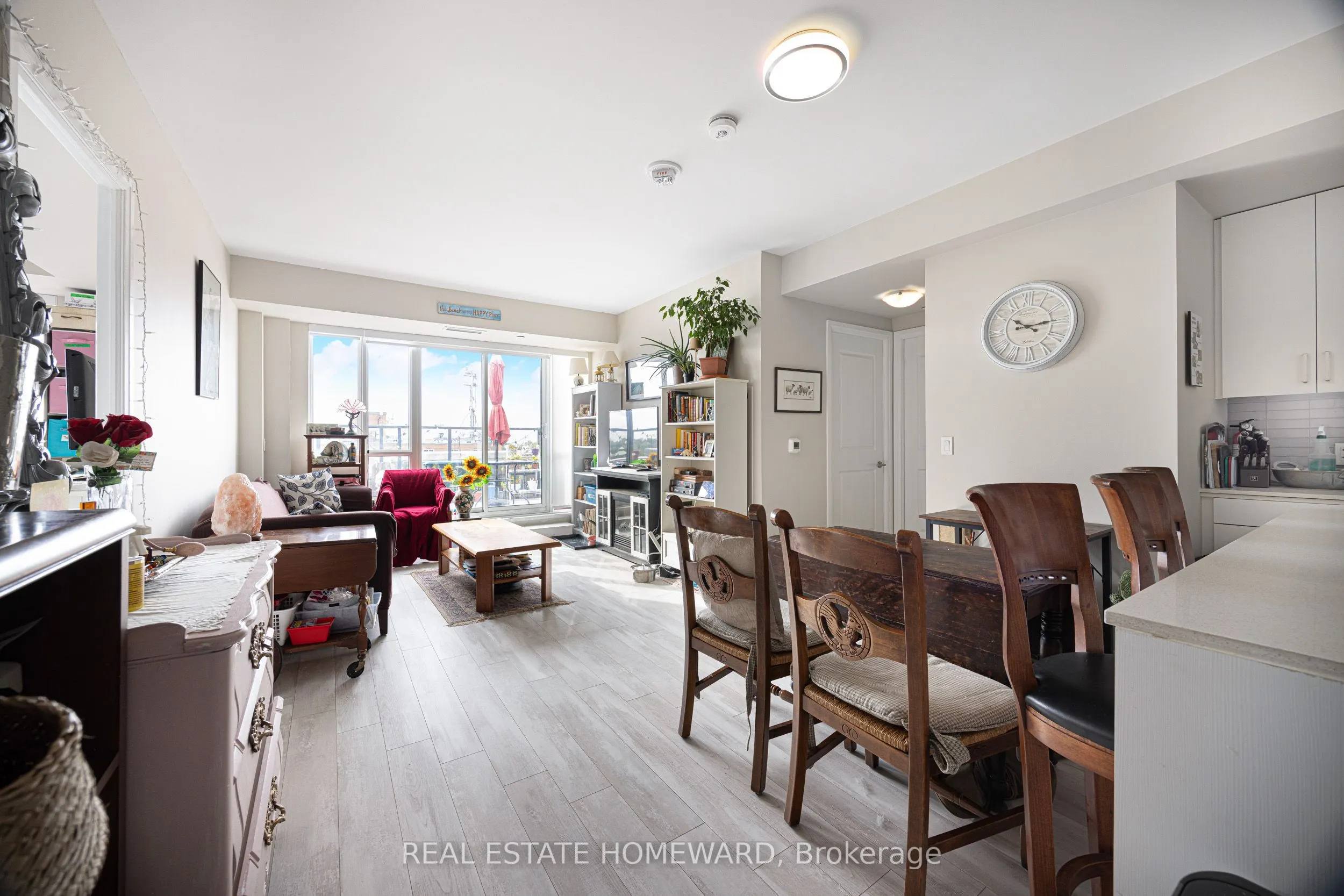 1630 Queen Street E #605