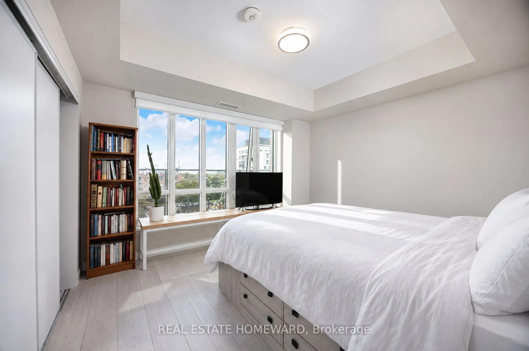 1630 Queen Street E #605