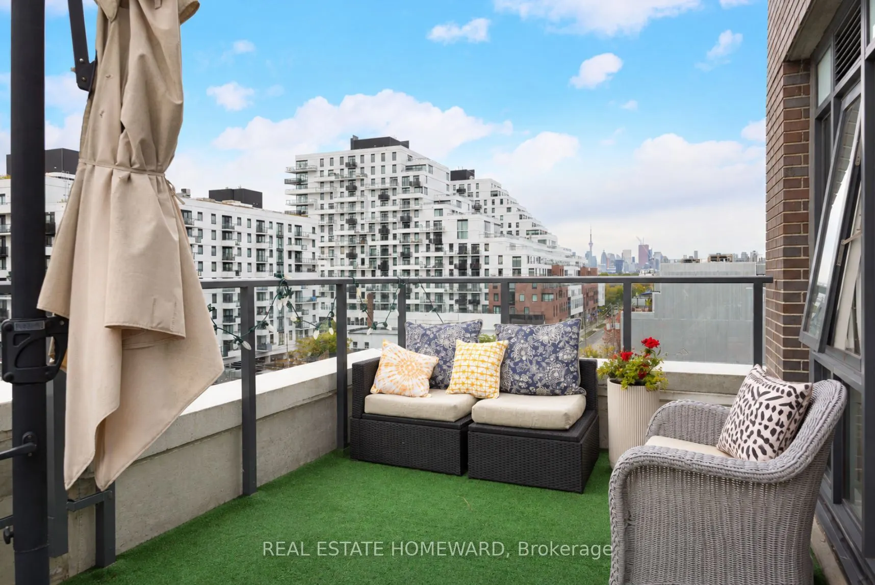 1630 Queen Street E #605