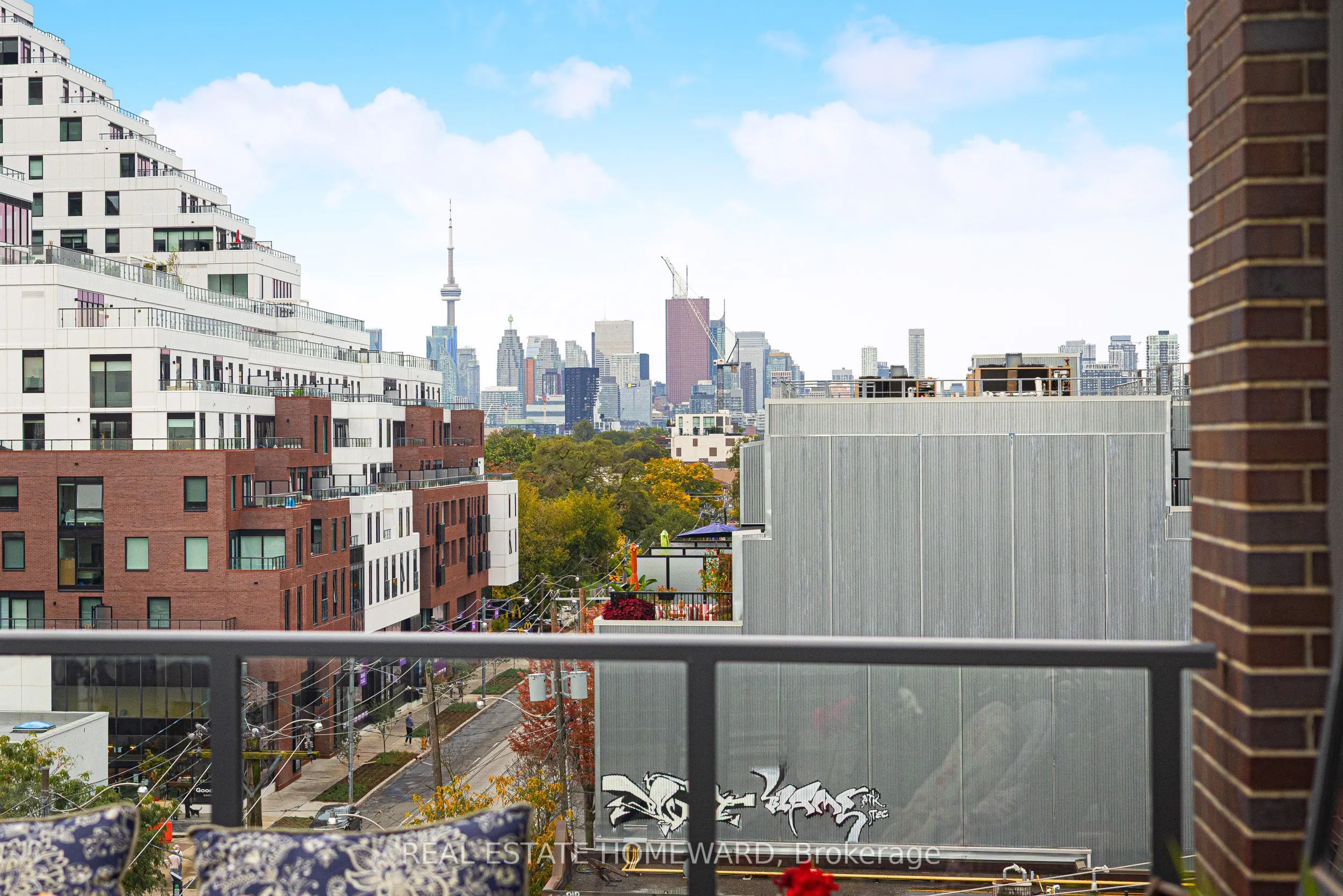 1630 Queen Street E #605