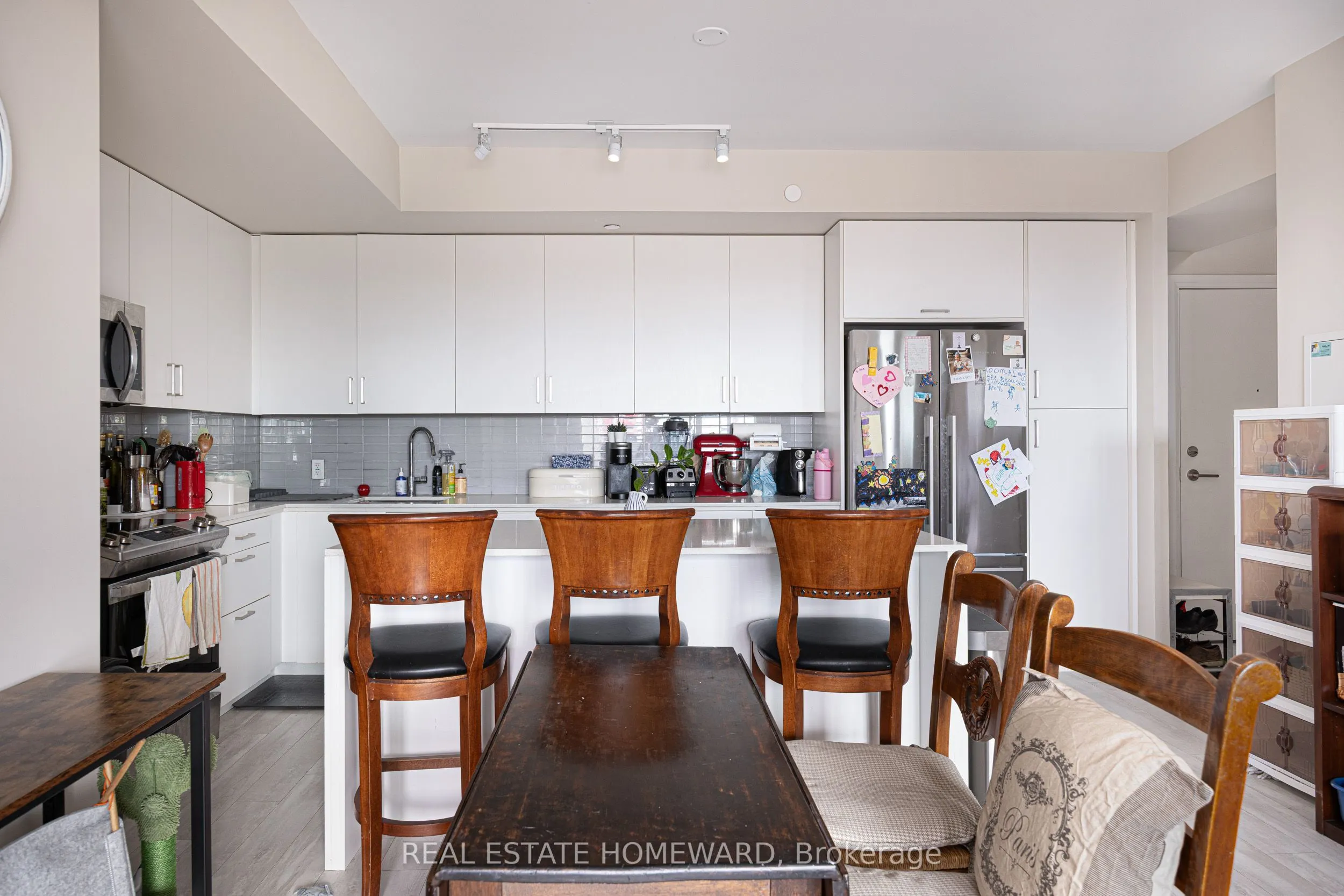 1630 Queen Street E #605