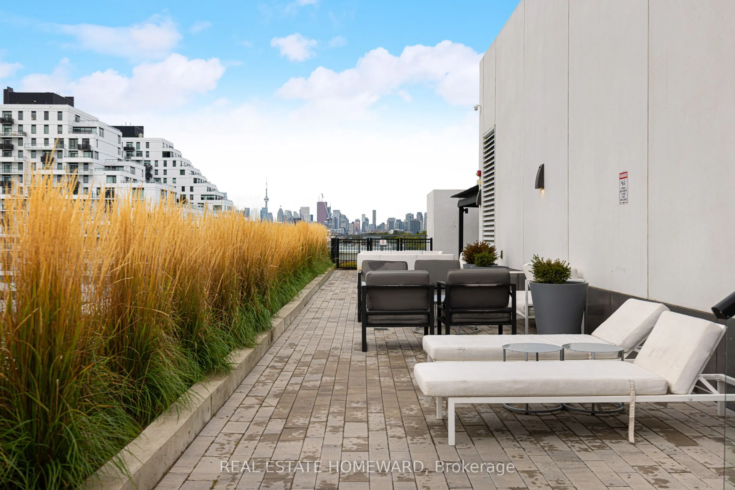 1630 Queen Street E #605