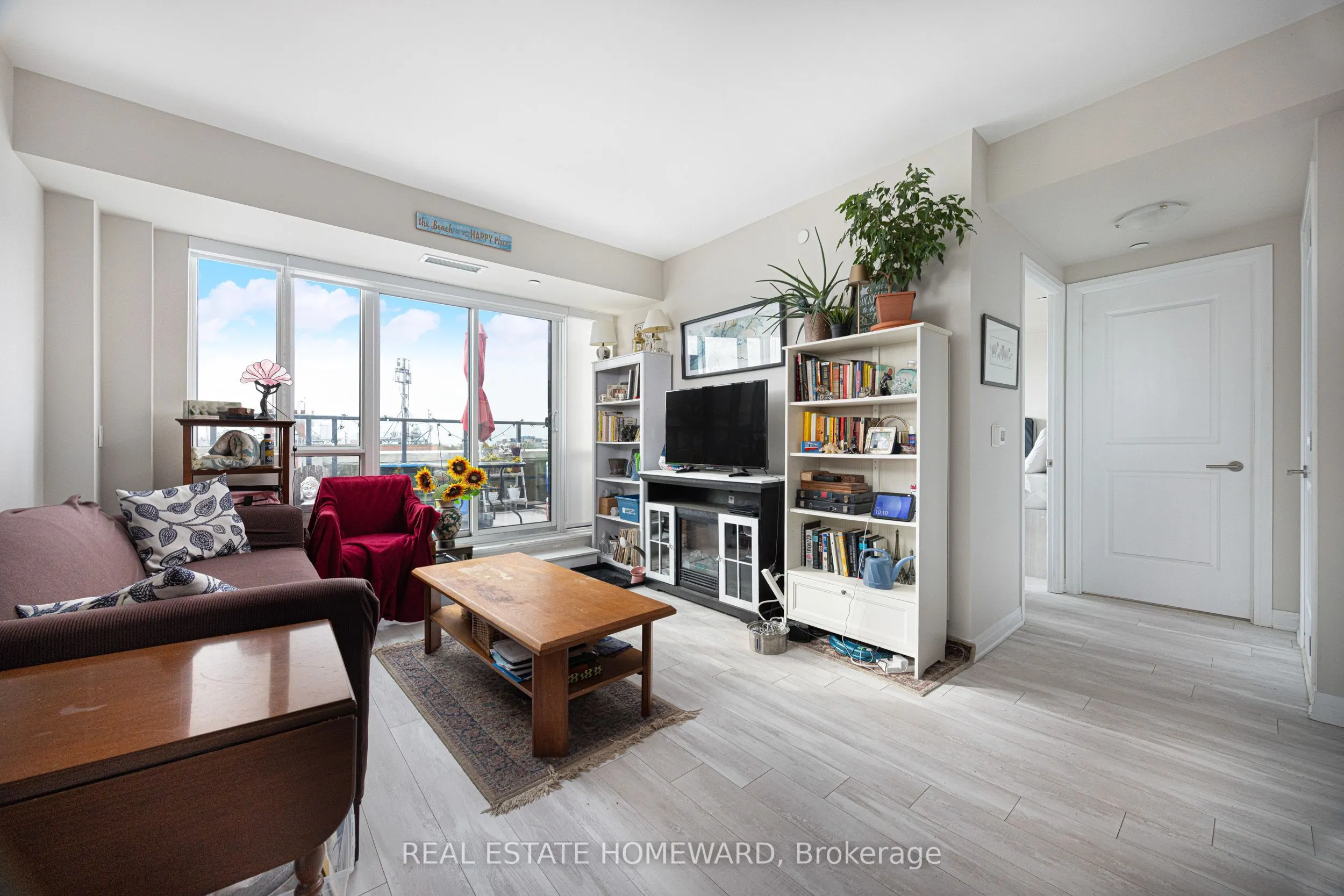 1630 Queen Street E #605