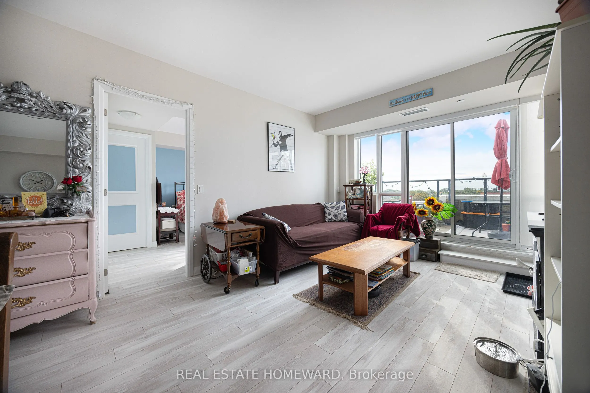 1630 Queen Street E #605