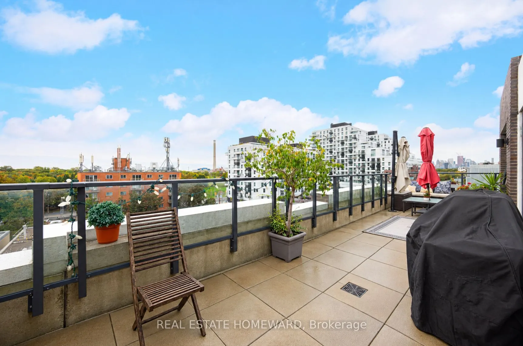 1630 Queen Street E #605