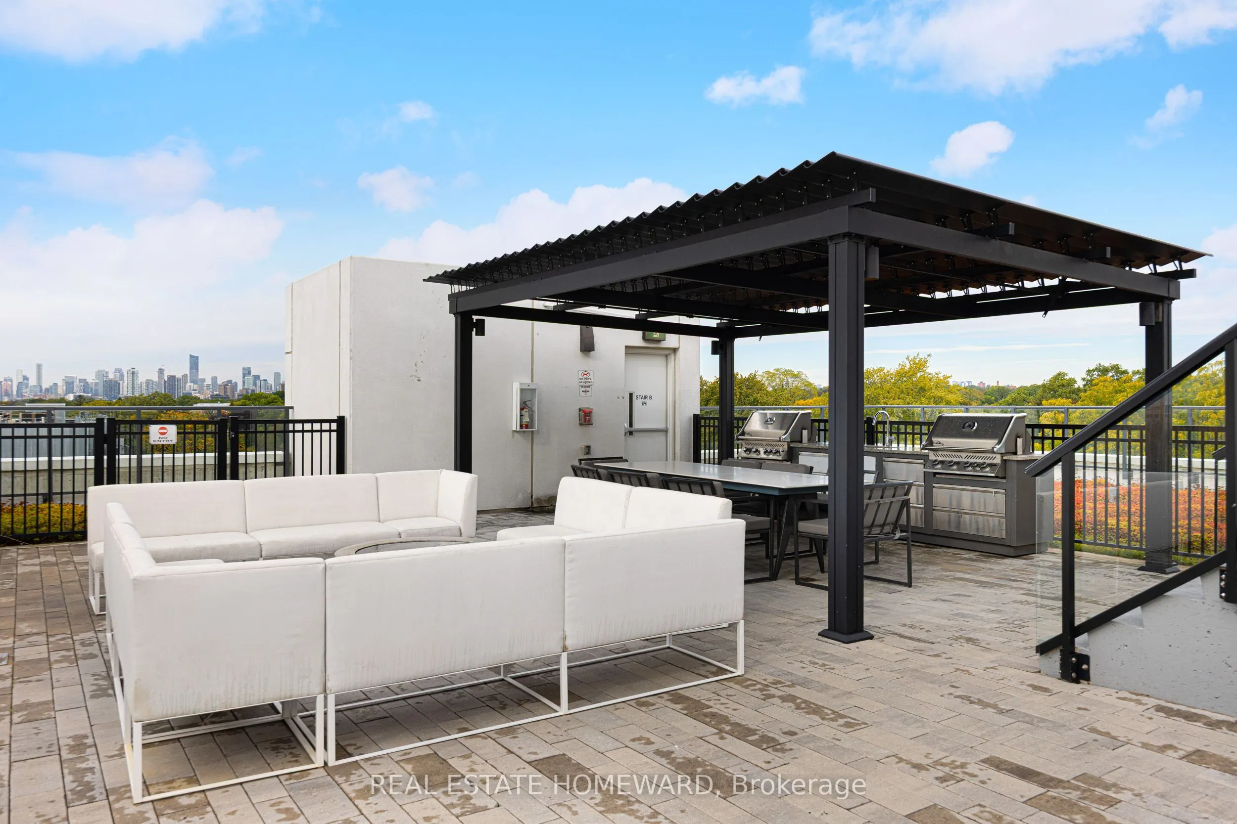 1630 Queen Street E #605