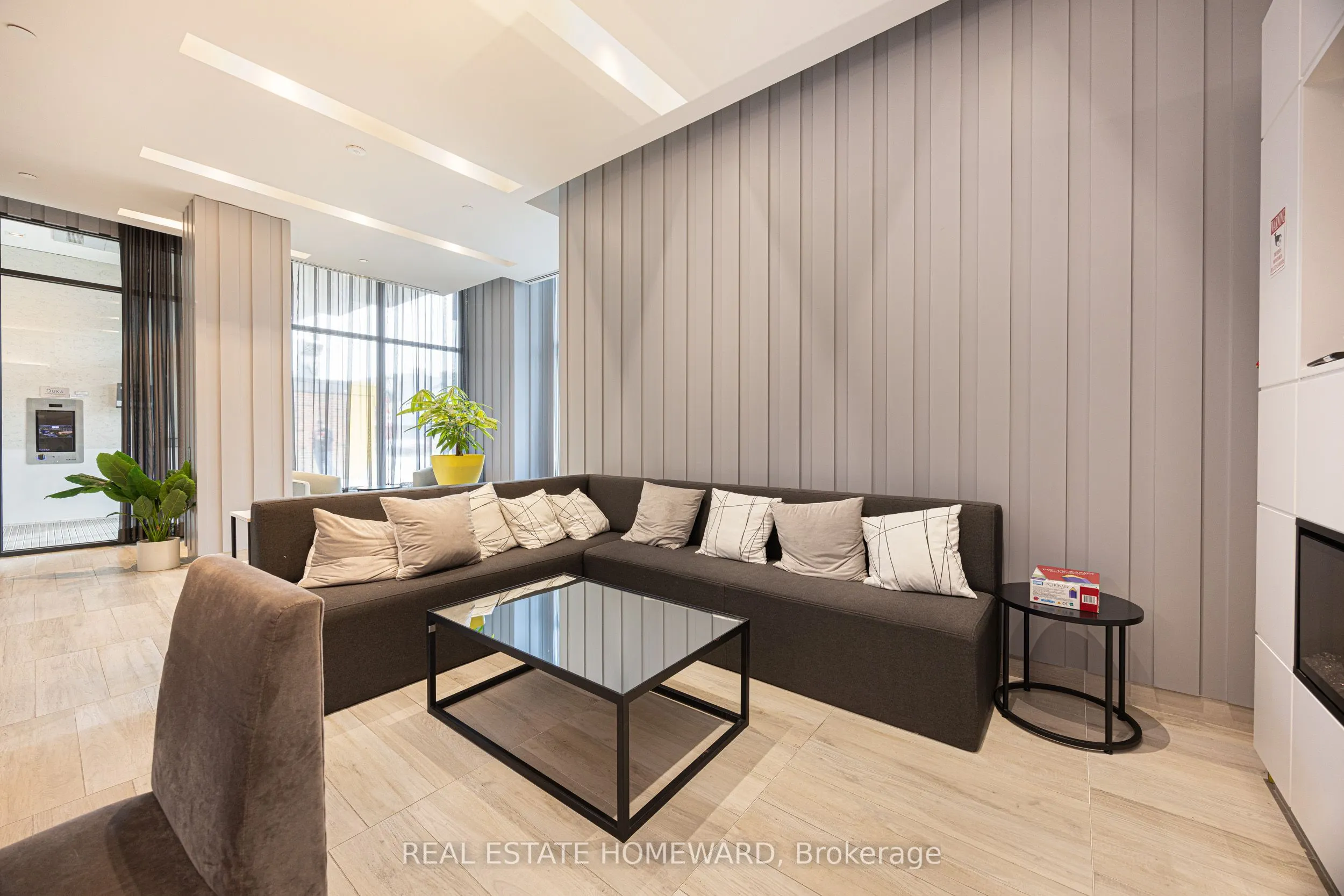 1630 Queen Street E #605