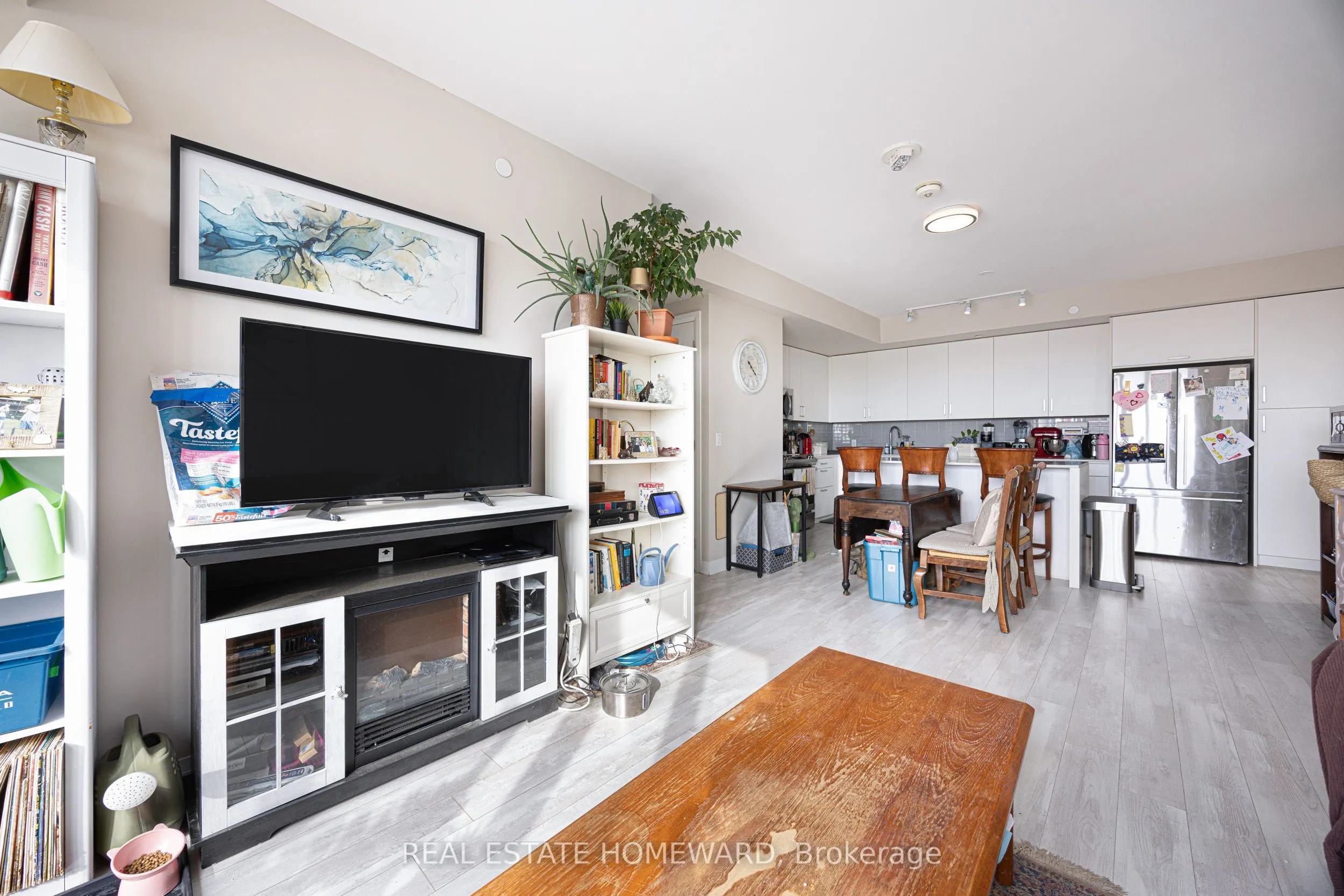 1630 Queen Street E #605