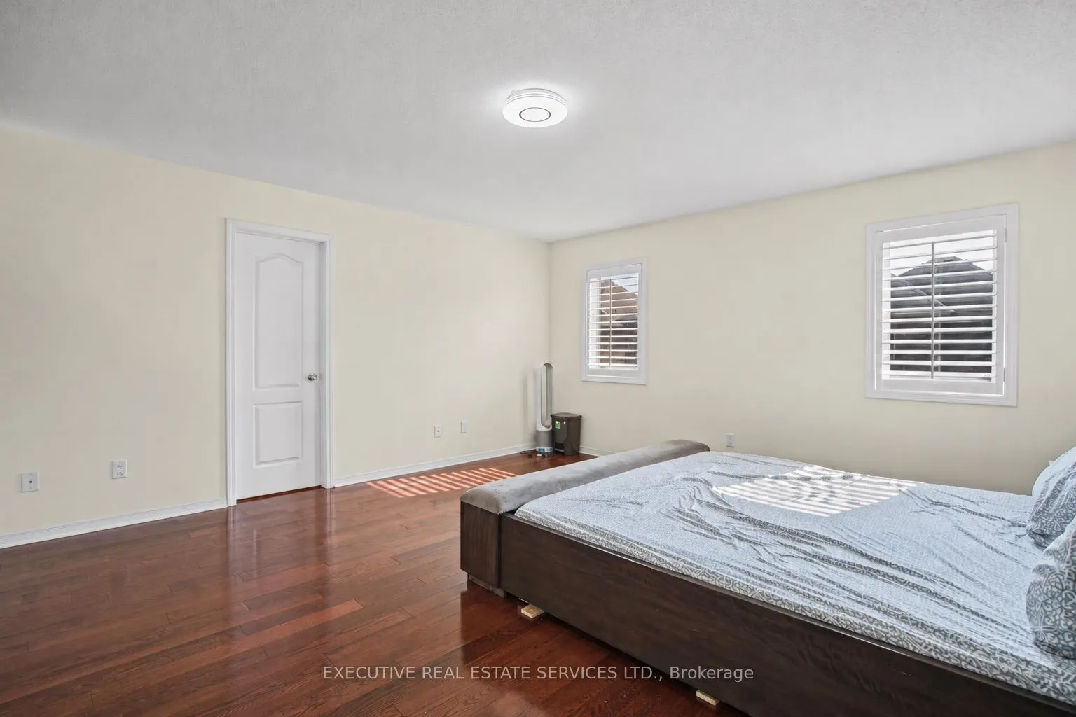 1571 Edgecroft Drive