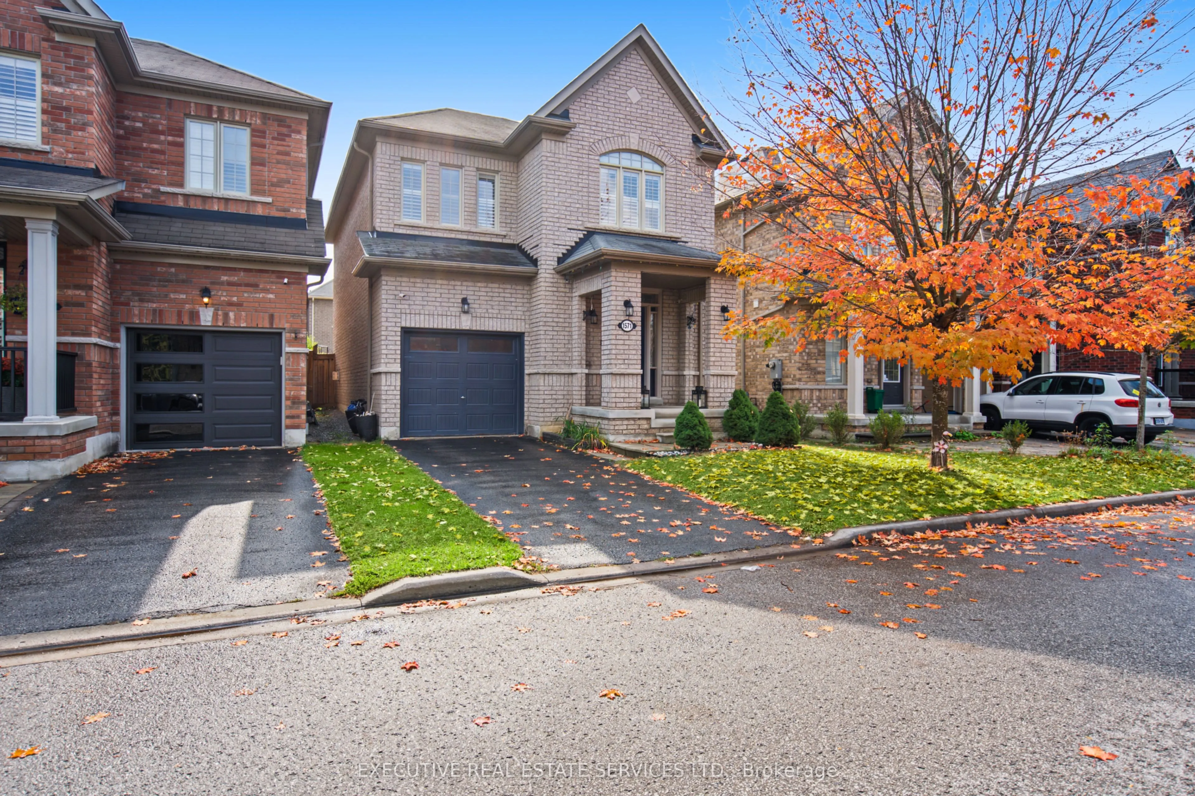 1571 Edgecroft Drive