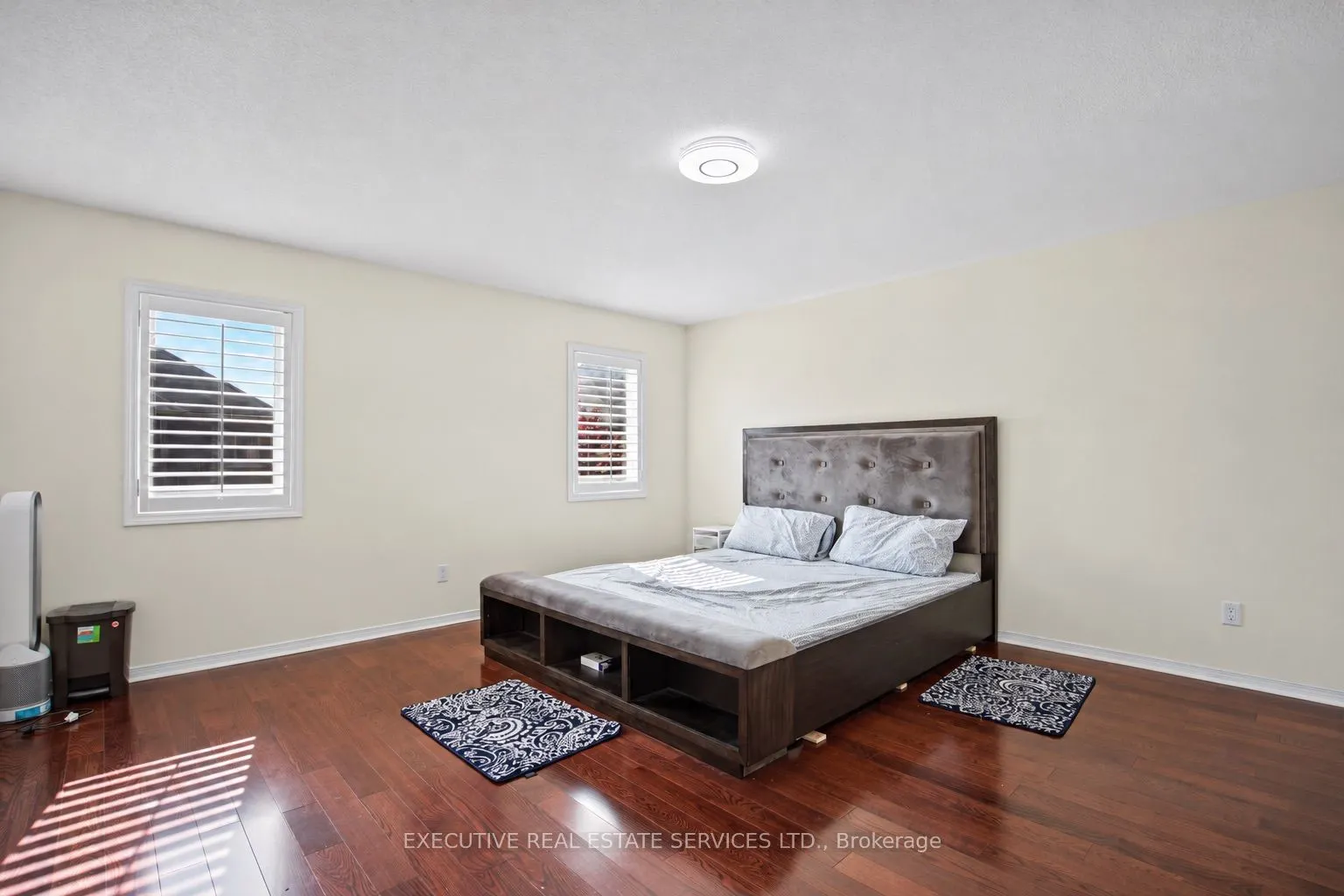 1571 Edgecroft Drive
