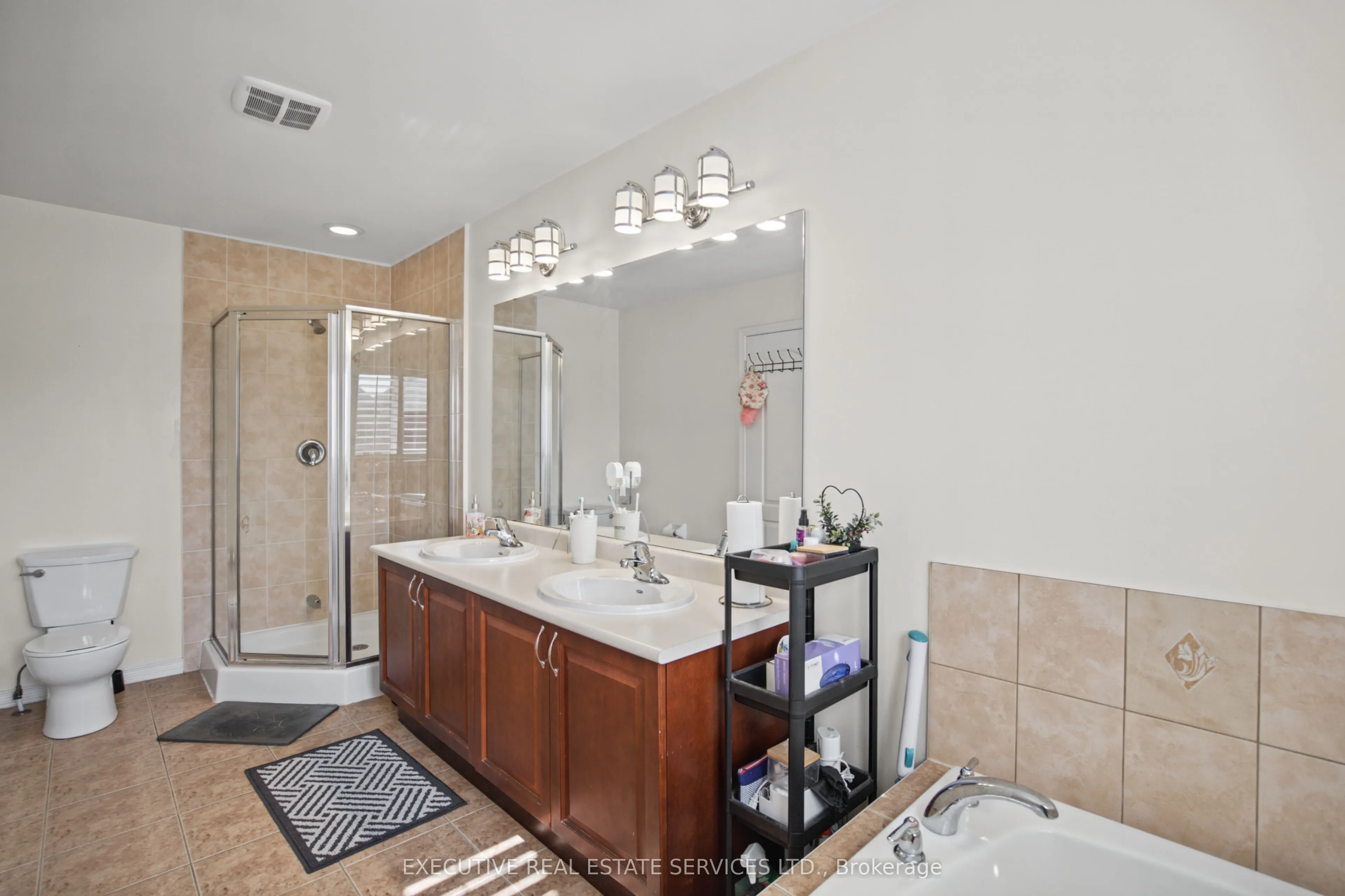 1571 Edgecroft Drive