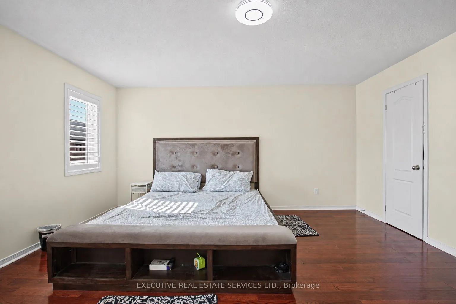 1571 Edgecroft Drive