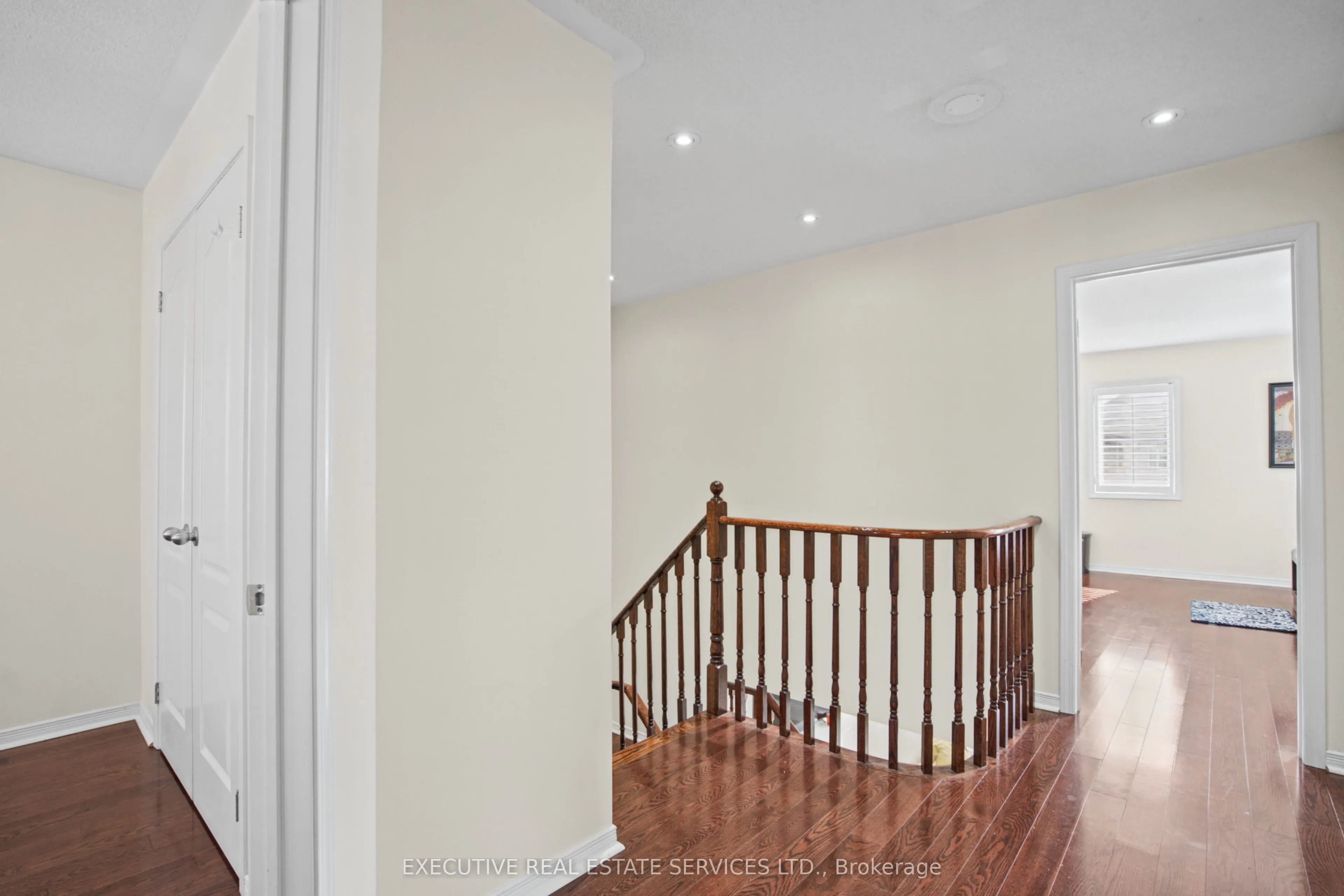 1571 Edgecroft Drive
