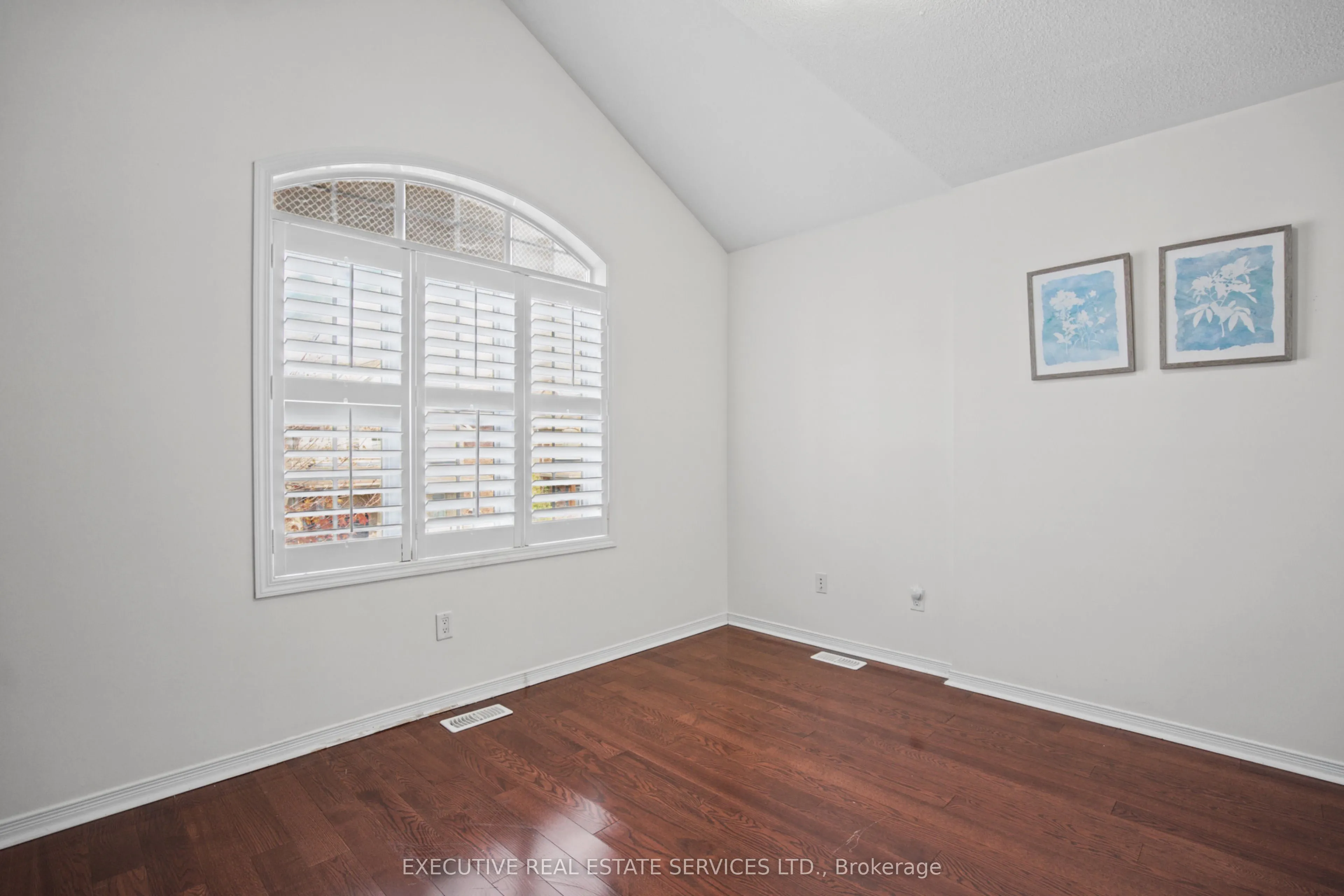1571 Edgecroft Drive