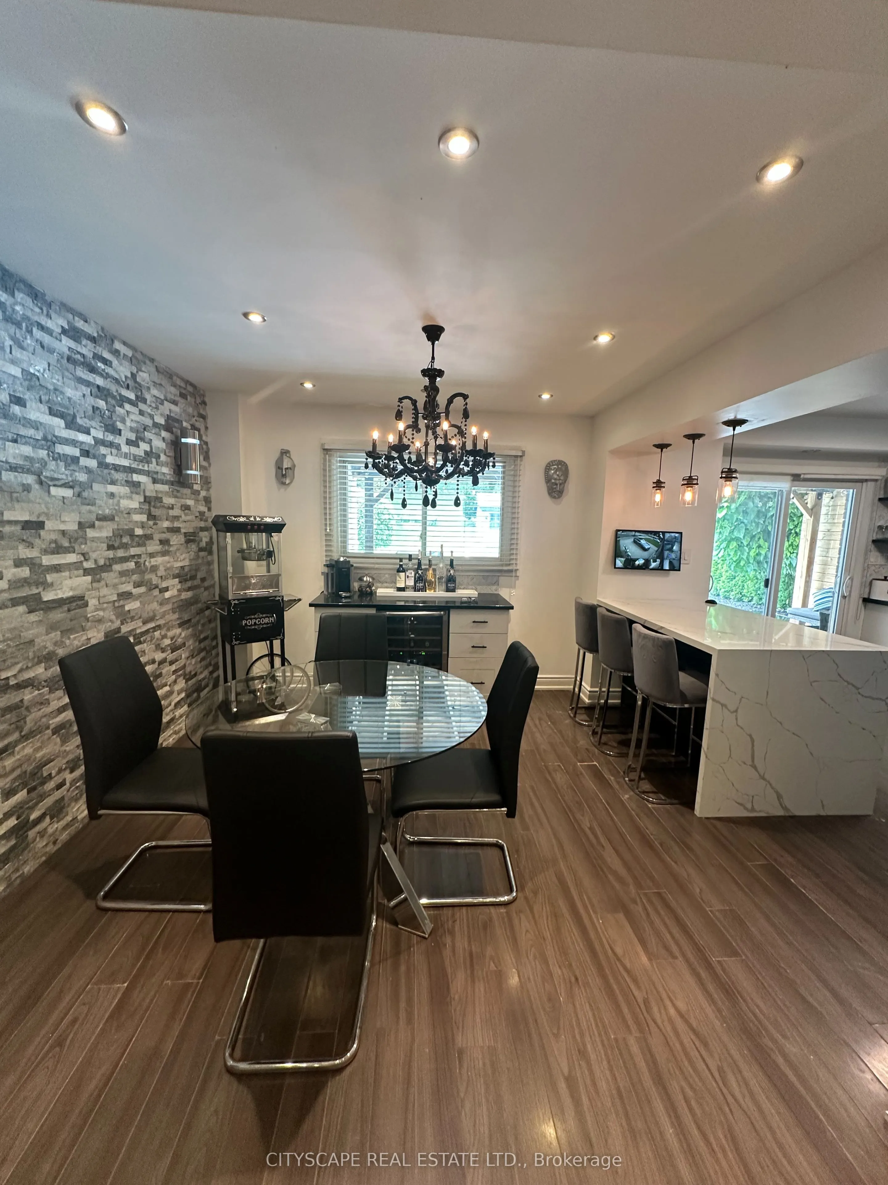 137 Ravenscroft Road #Main Floor