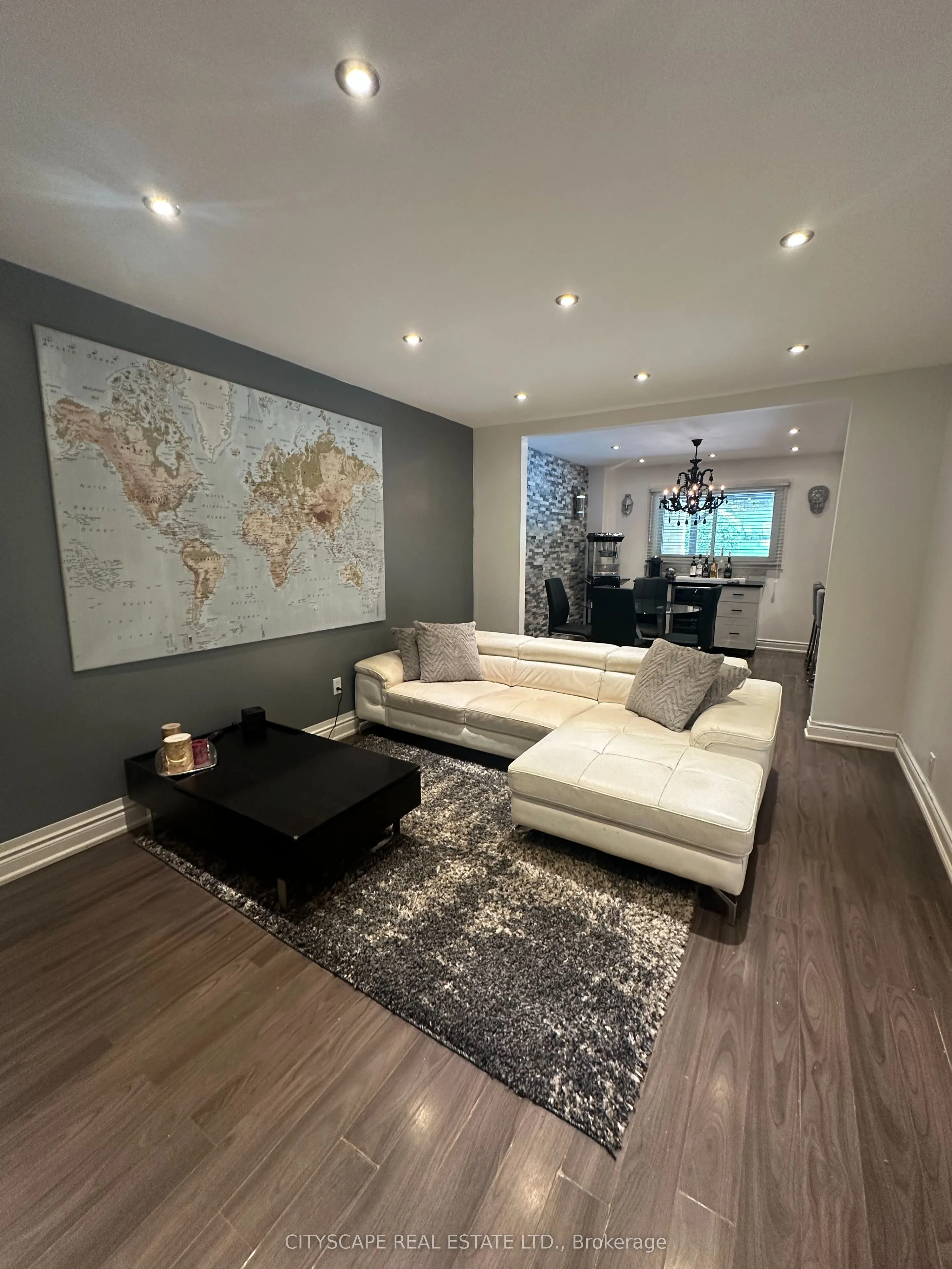 137 Ravenscroft Road #Main Floor