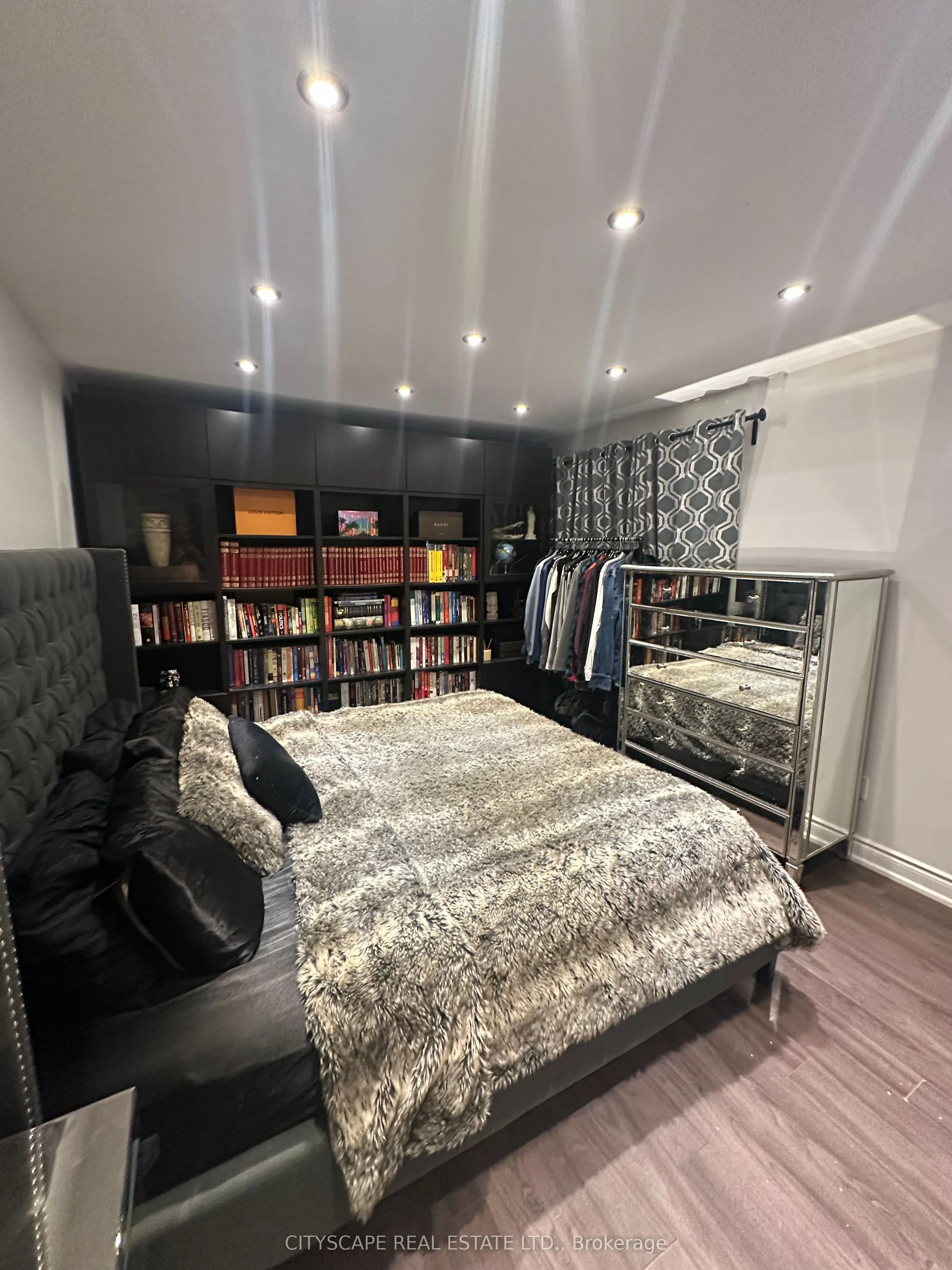 137 Ravenscroft Road #Main Floor