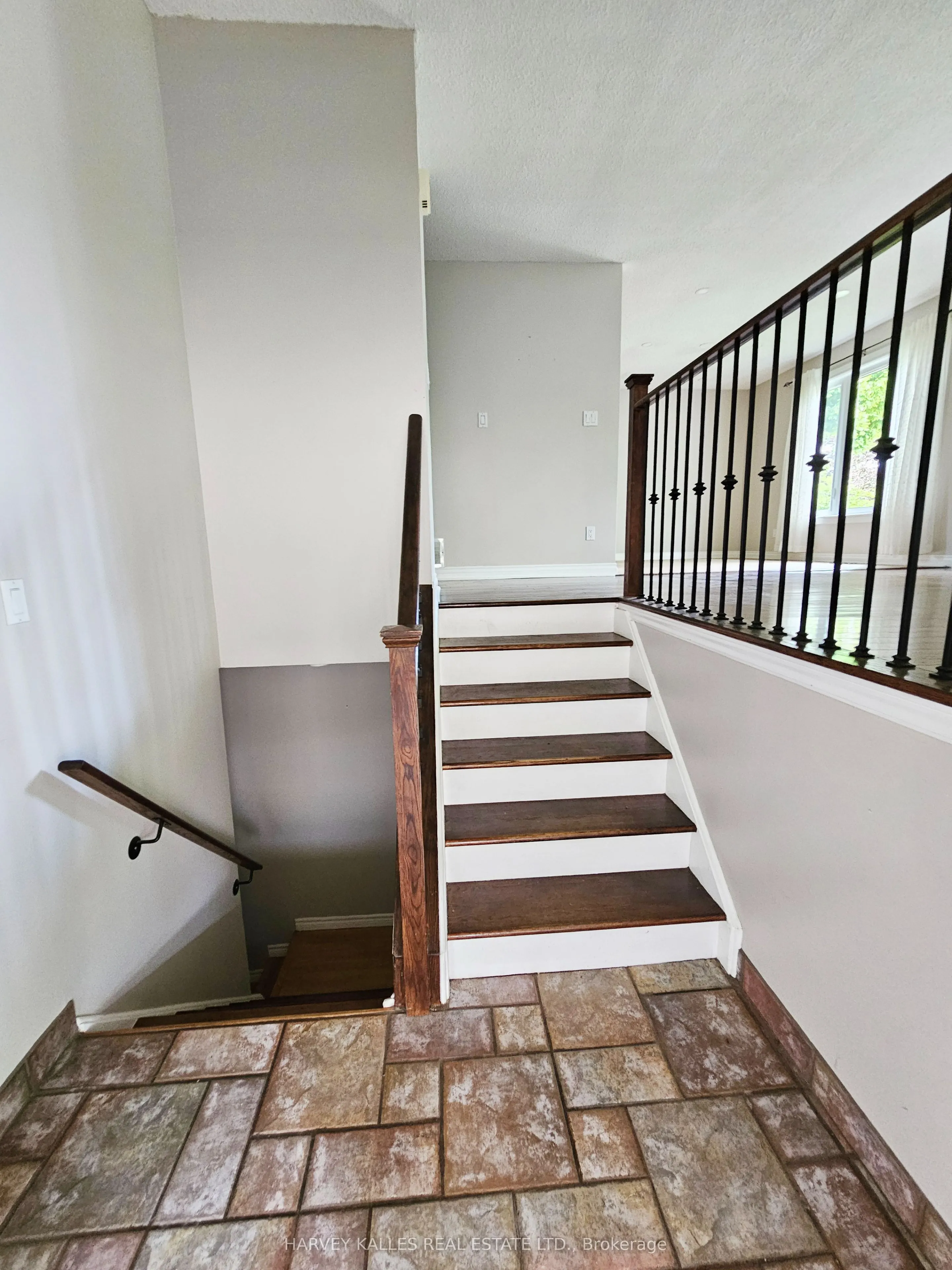8 Pilkington Crescent