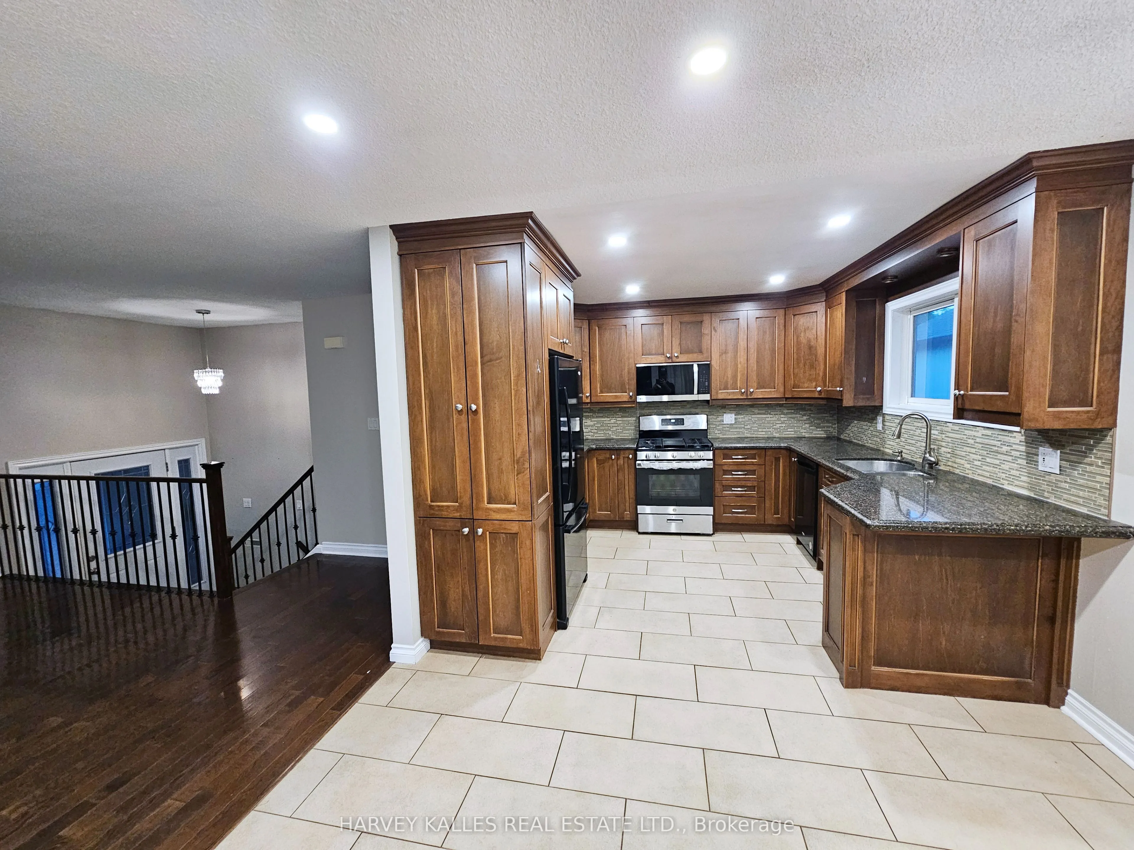 8 Pilkington Crescent