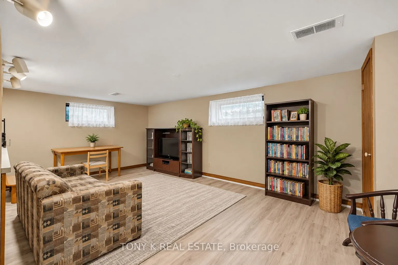 102 Haileybury Drive