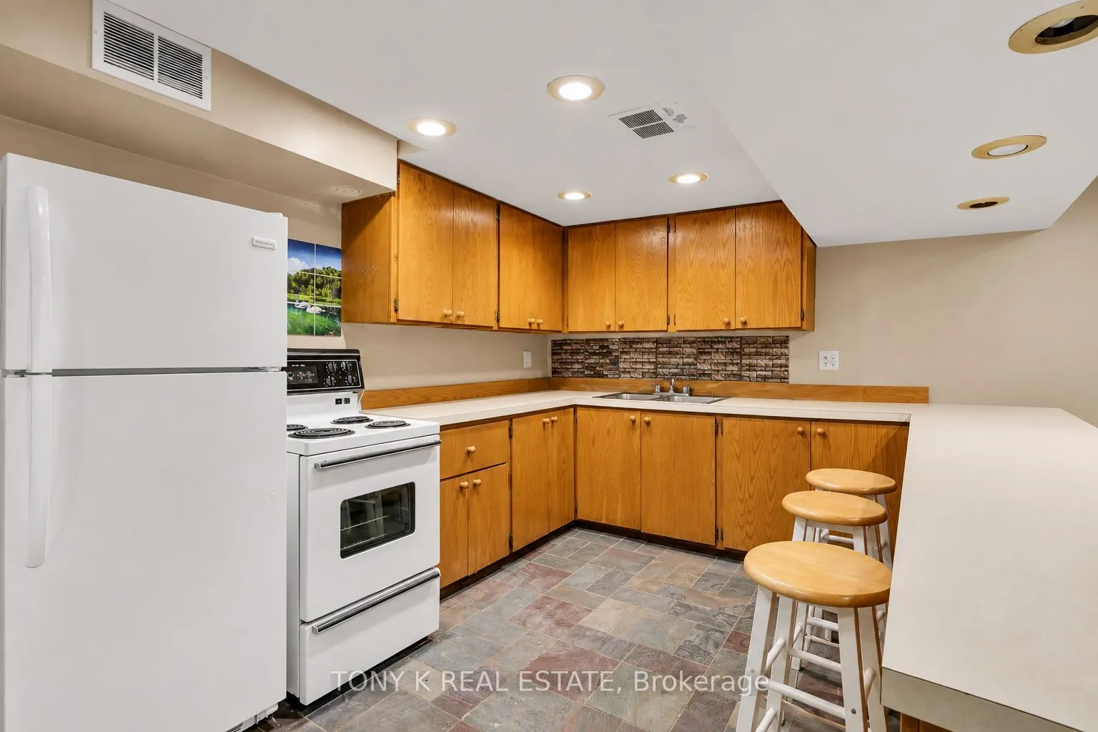 102 Haileybury Drive