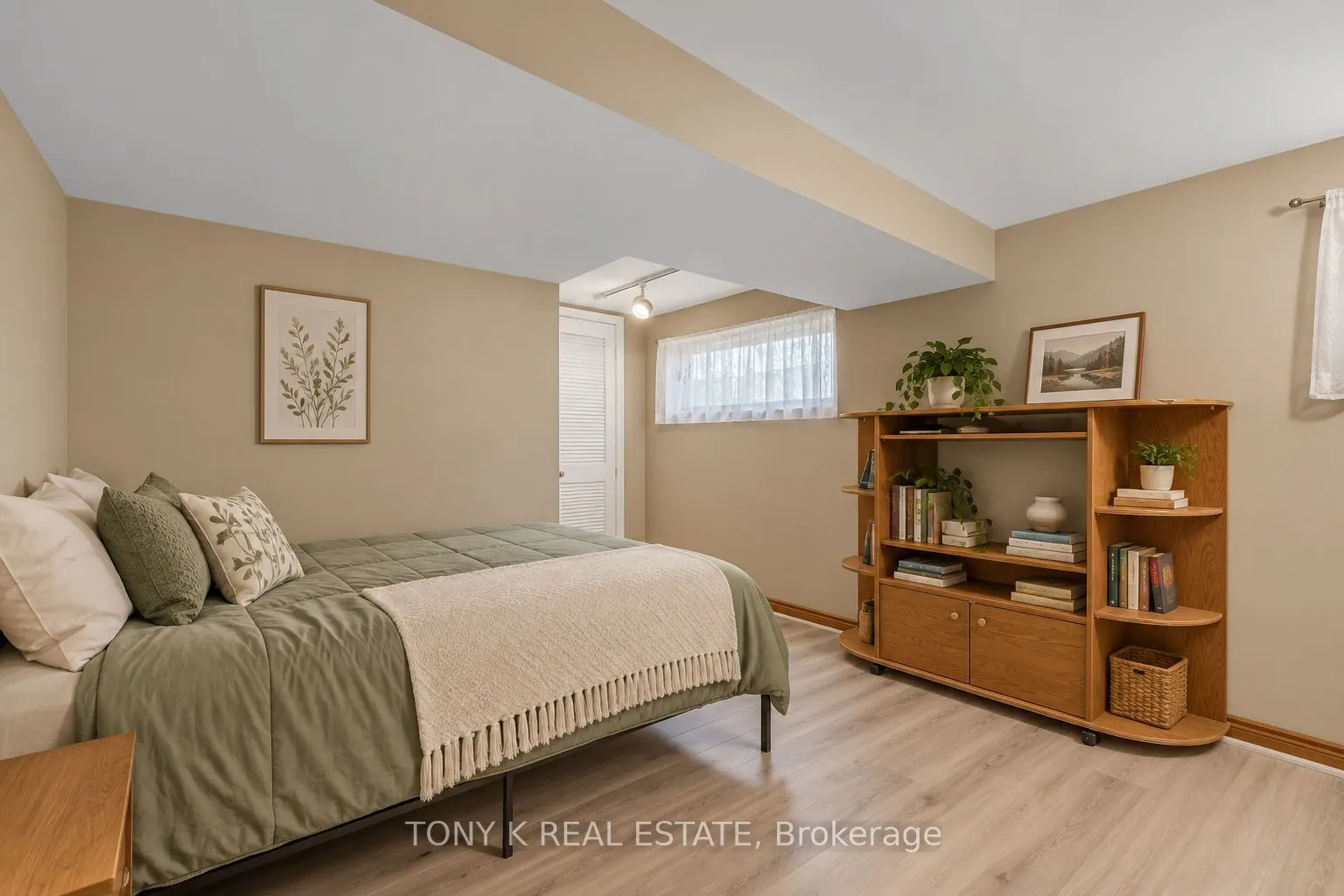 102 Haileybury Drive