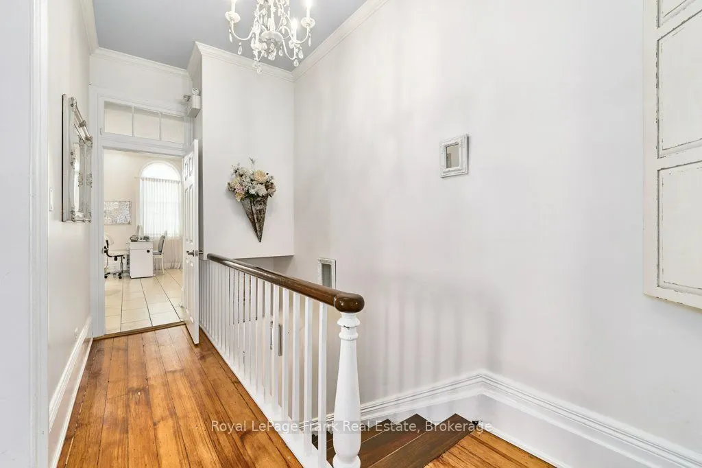 159 Brock Street N