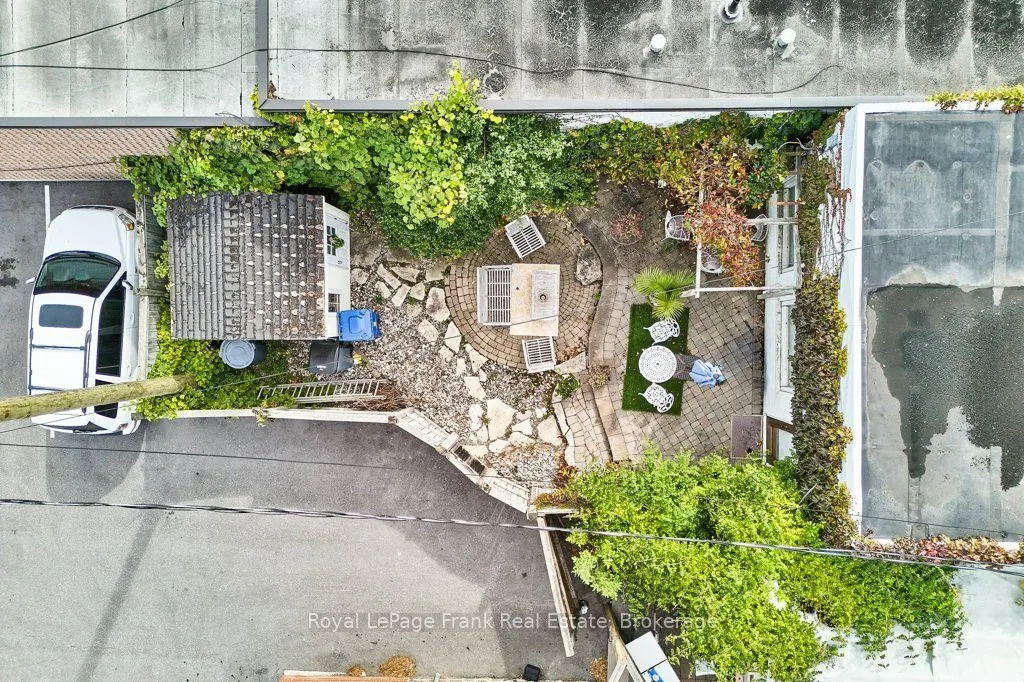 159 Brock Street N