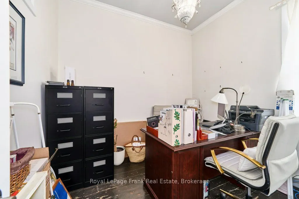 159 Brock Street N