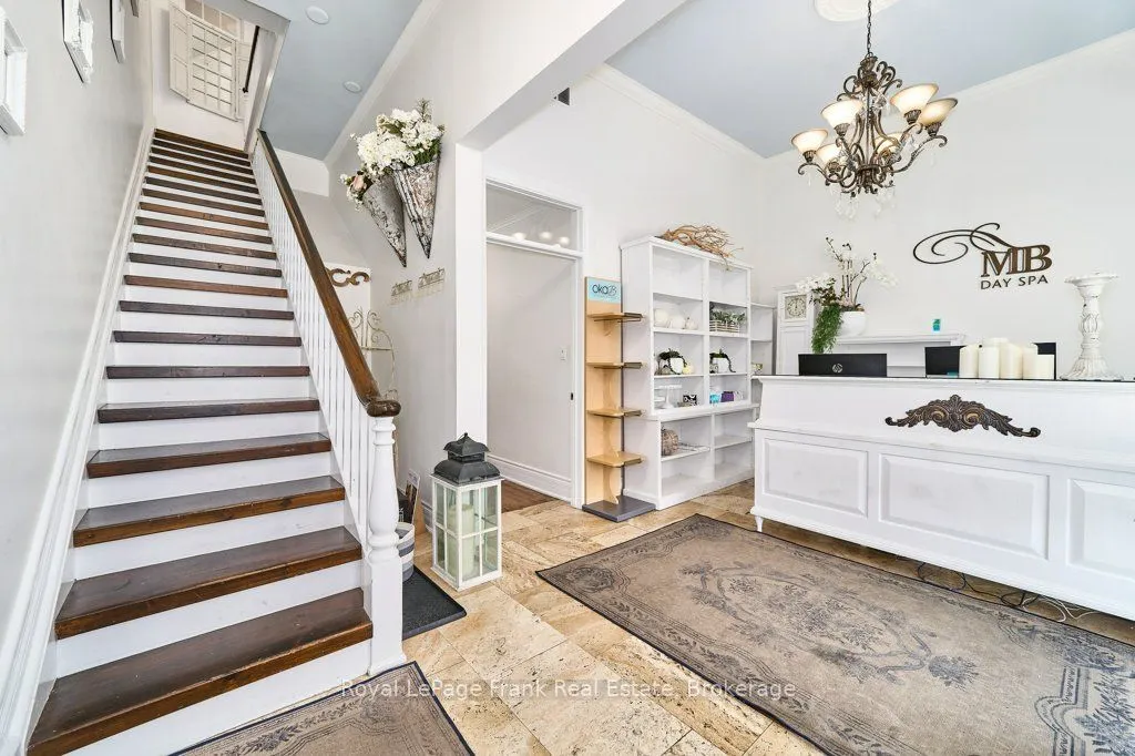 159 Brock Street N