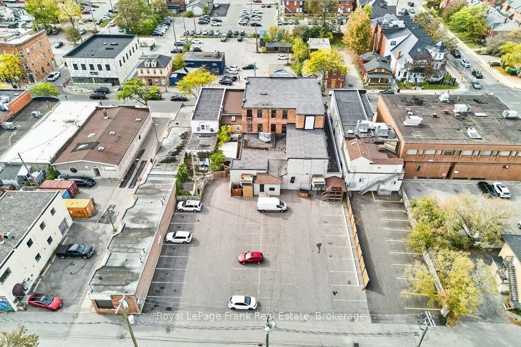159 Brock Street N