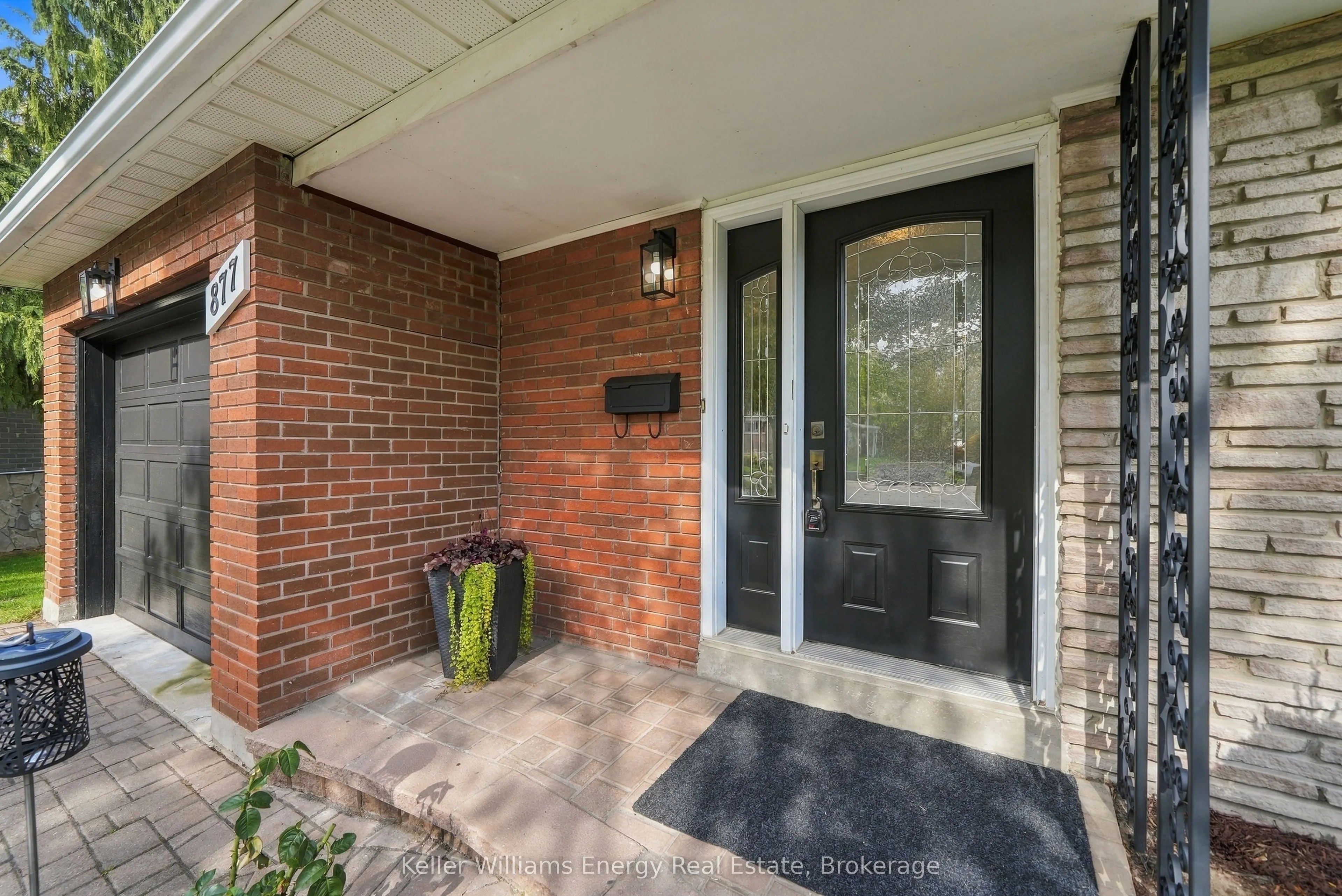 877 Capri Court