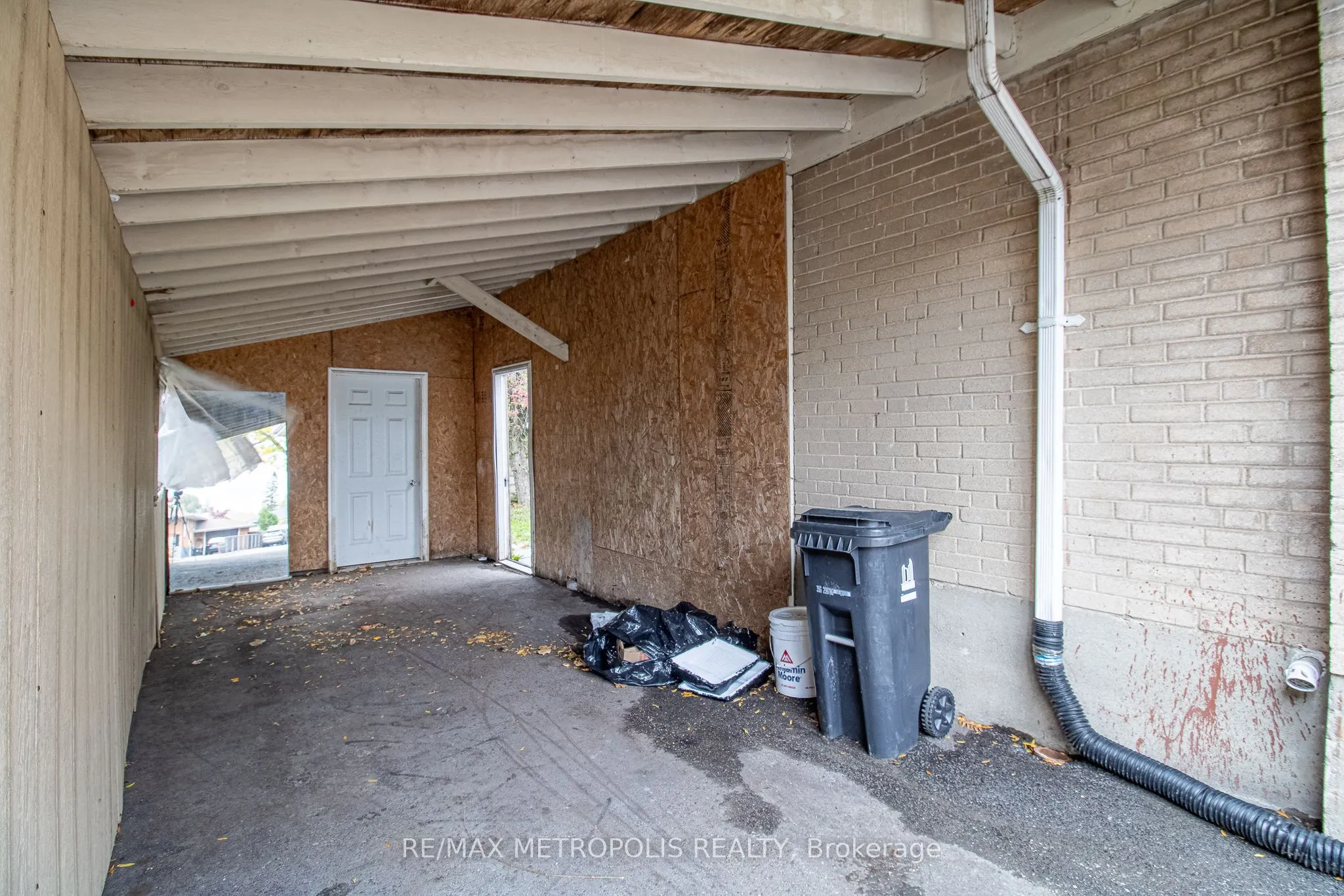 57 Chancellor Drive #Upper