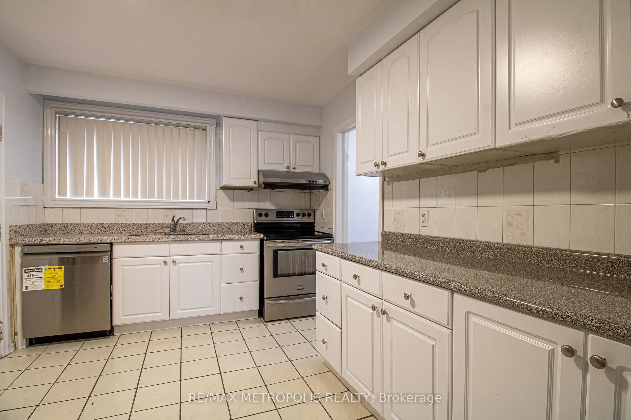 57 Chancellor Drive #Upper