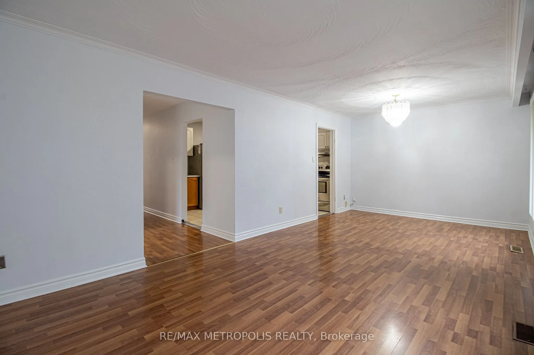 57 Chancellor Drive #Upper