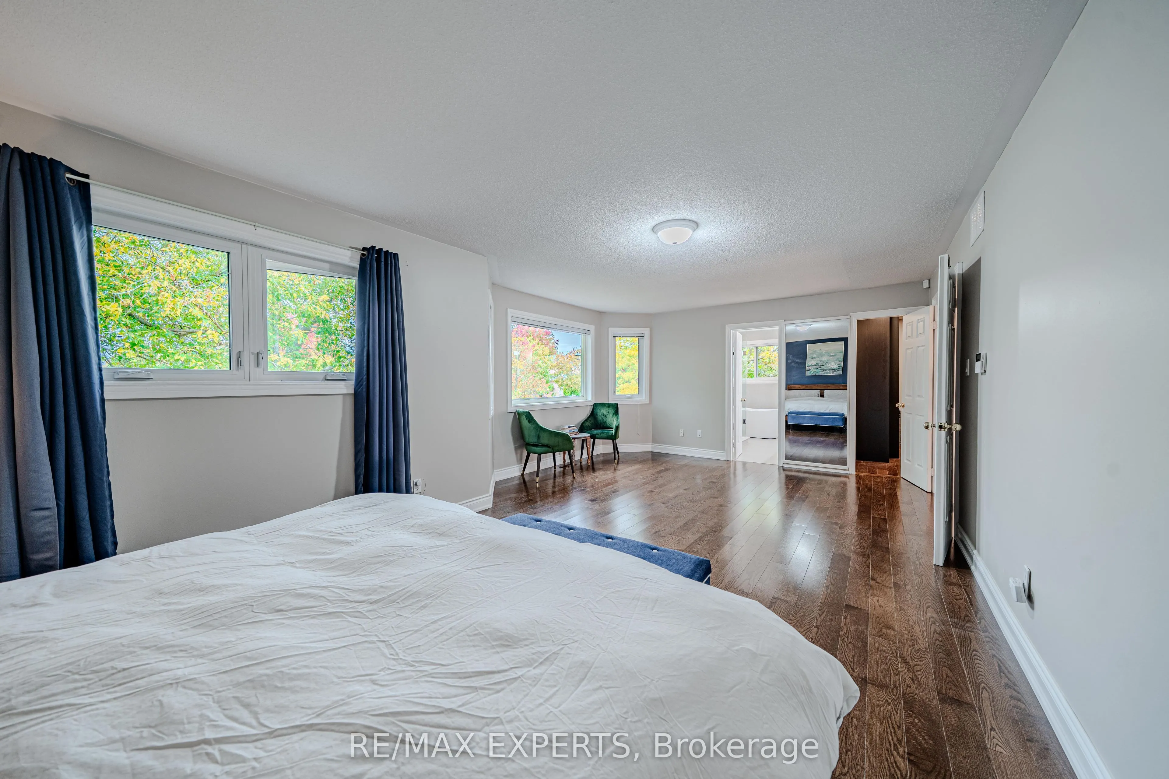 231 Mossbrook Square