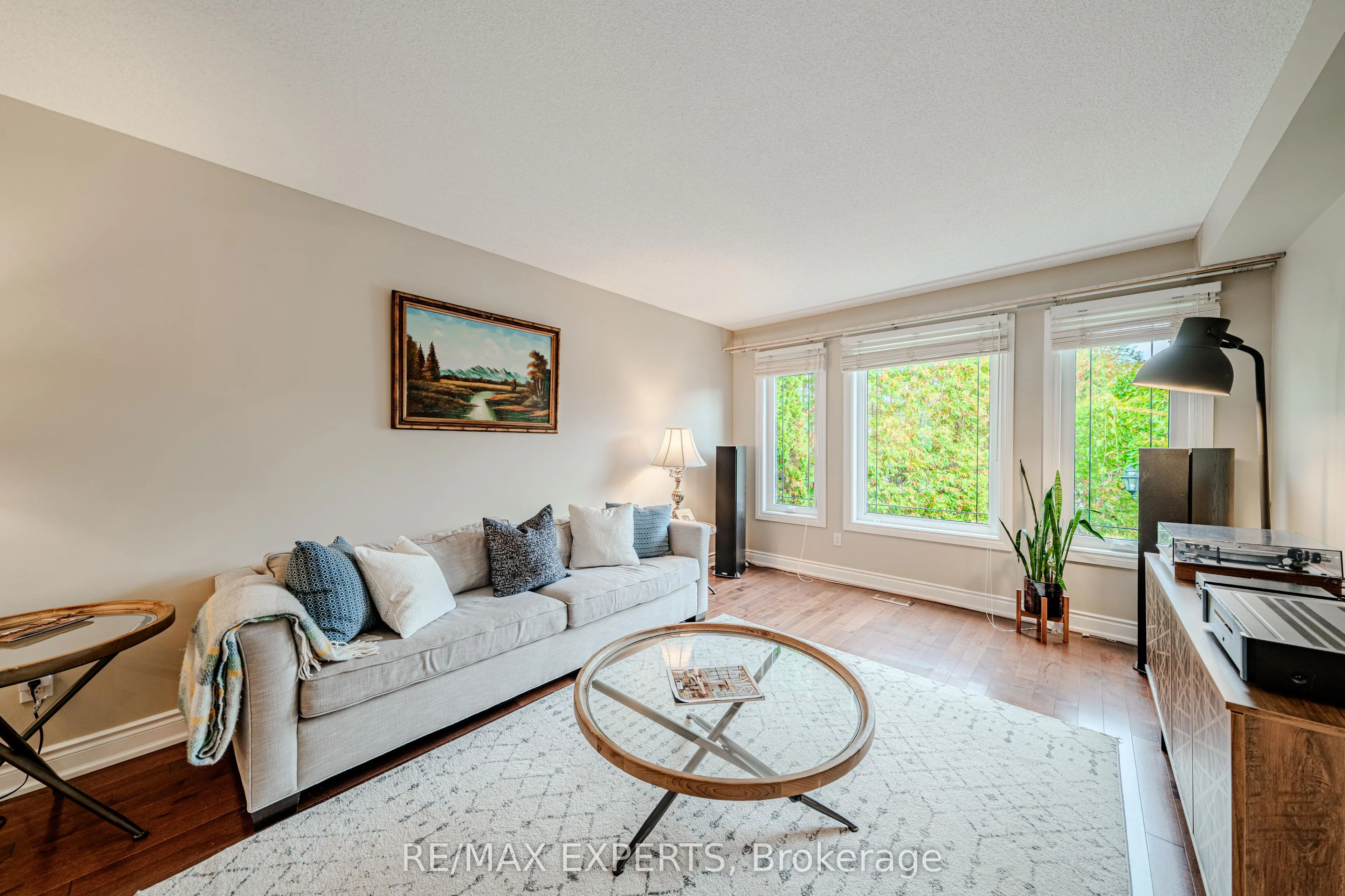 231 Mossbrook Square