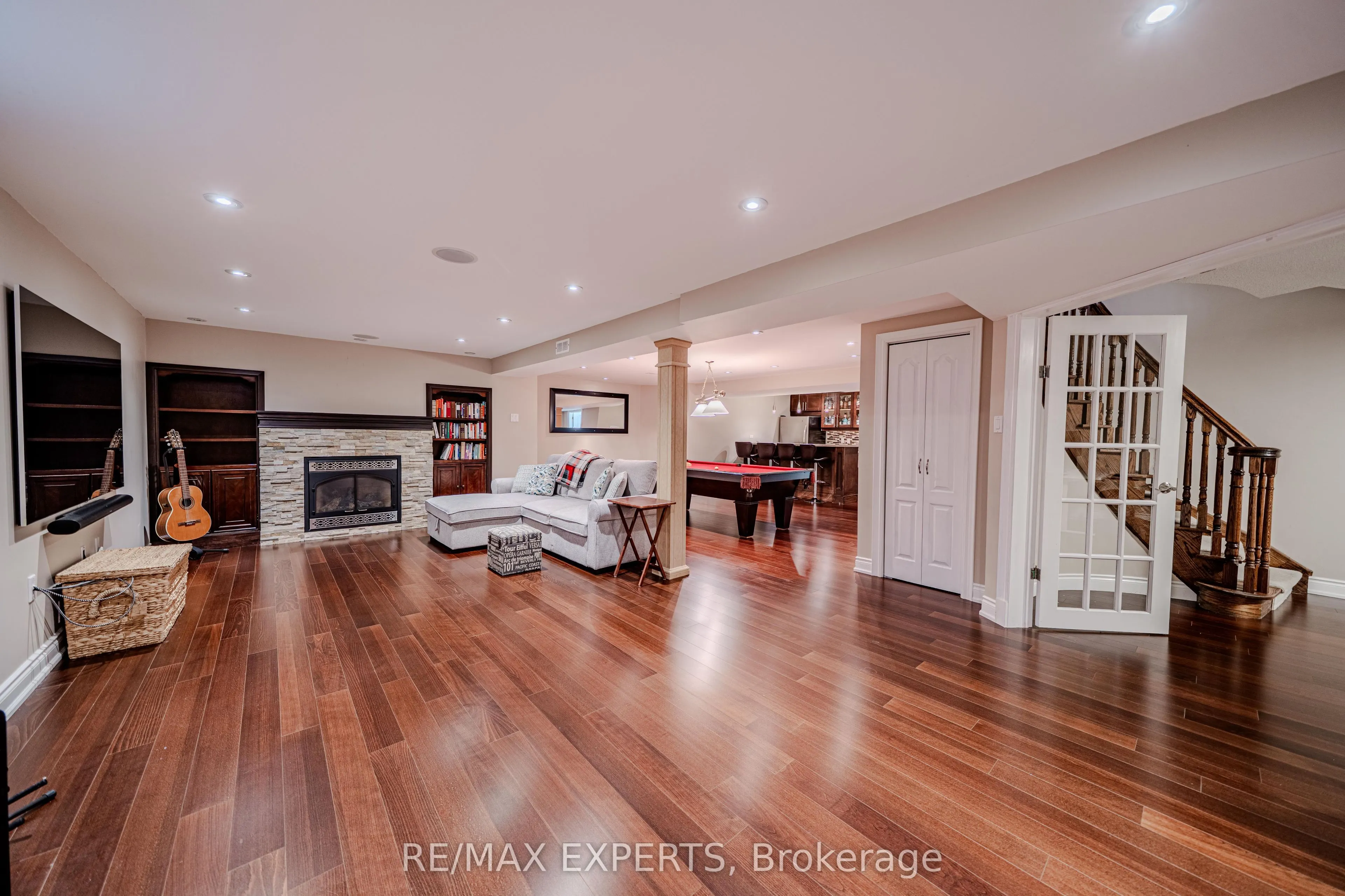 231 Mossbrook Square