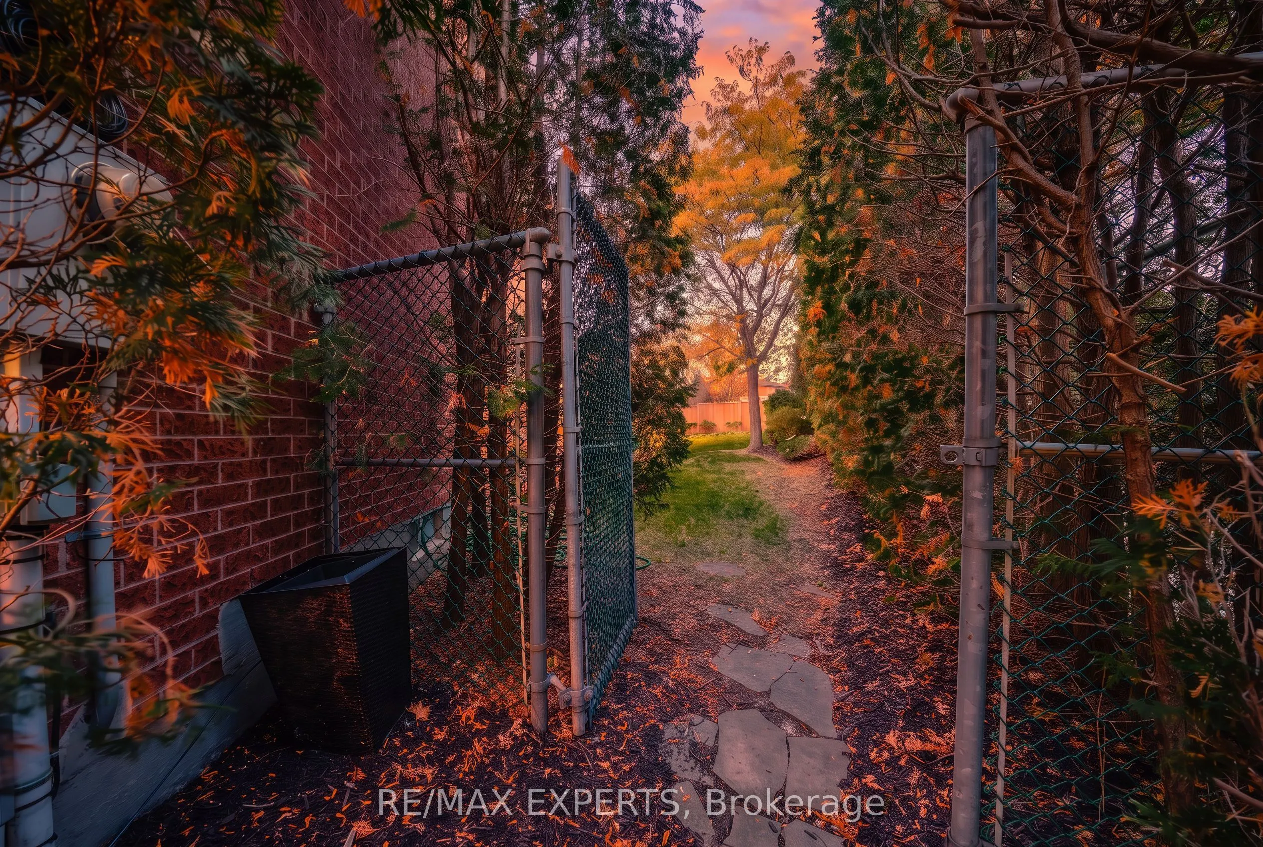 231 Mossbrook Square