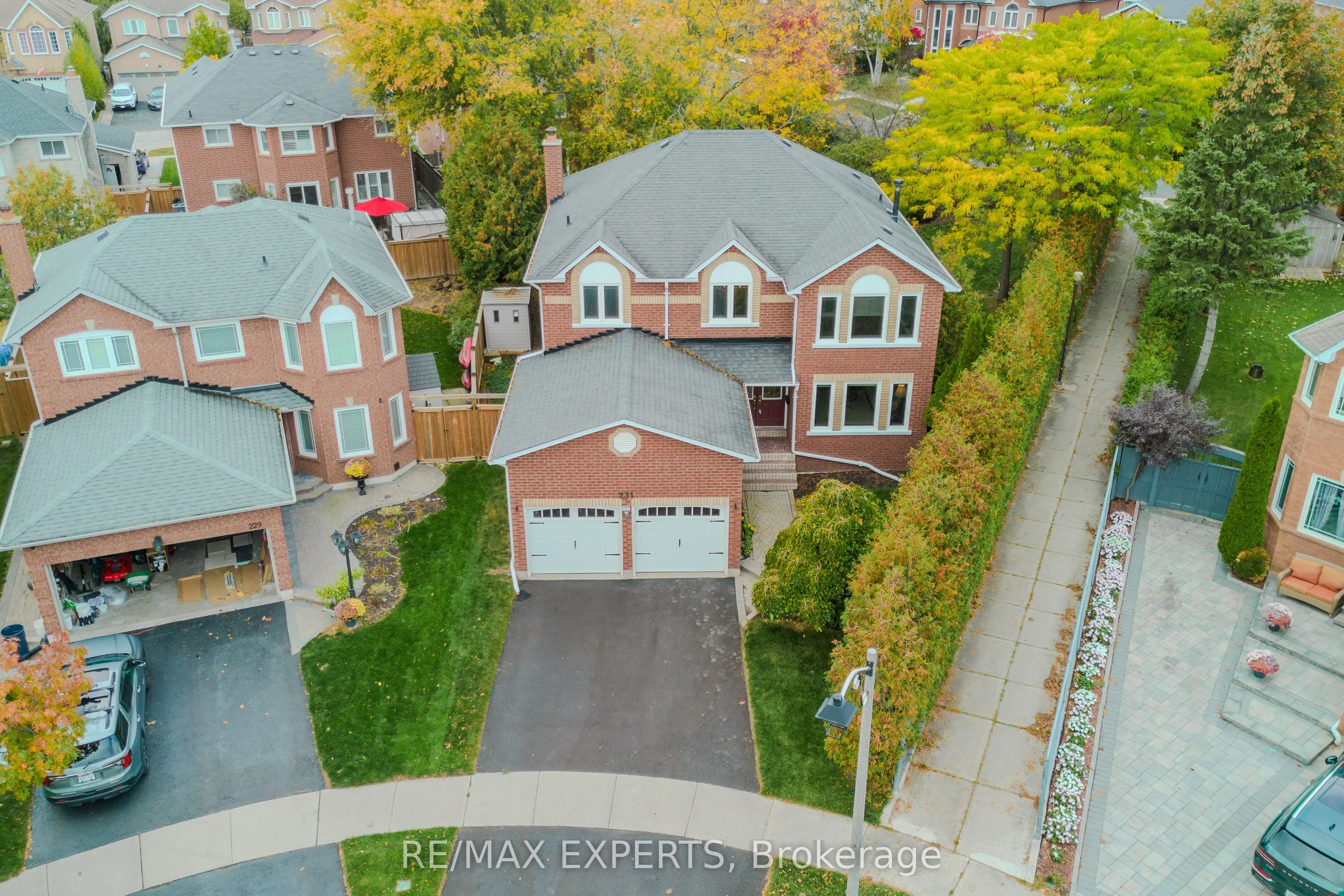 231 Mossbrook Square