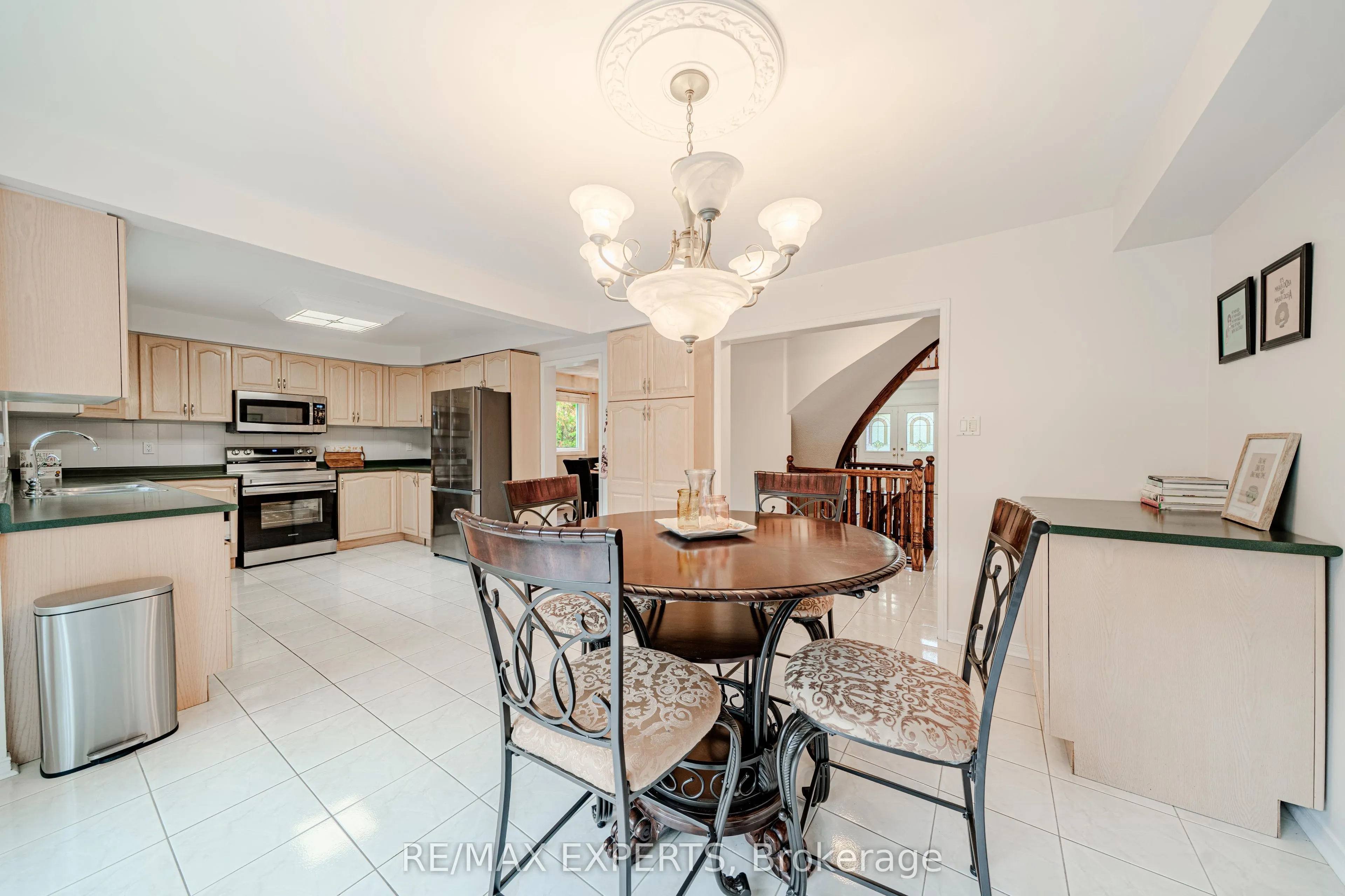 231 Mossbrook Square