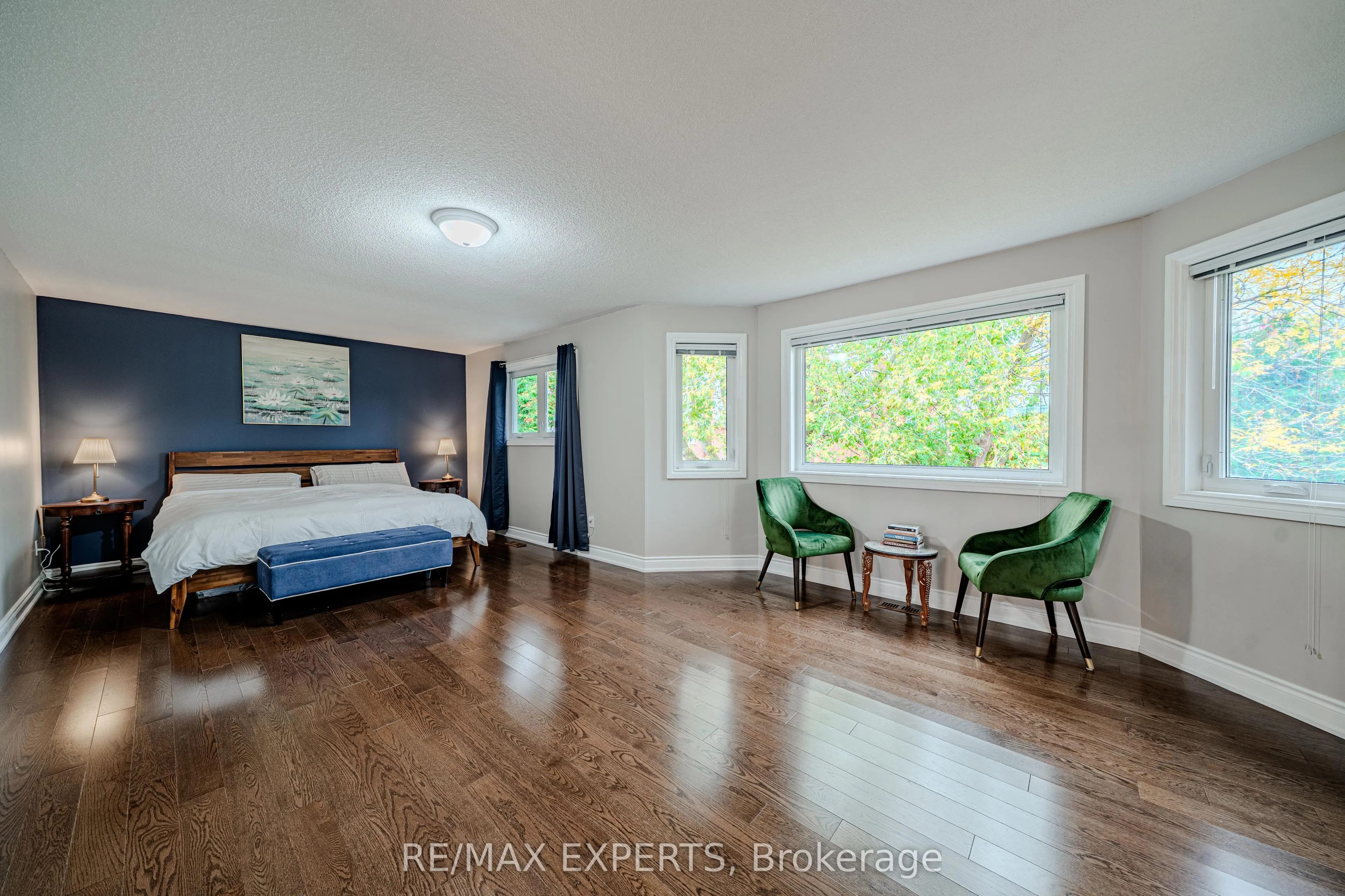 231 Mossbrook Square