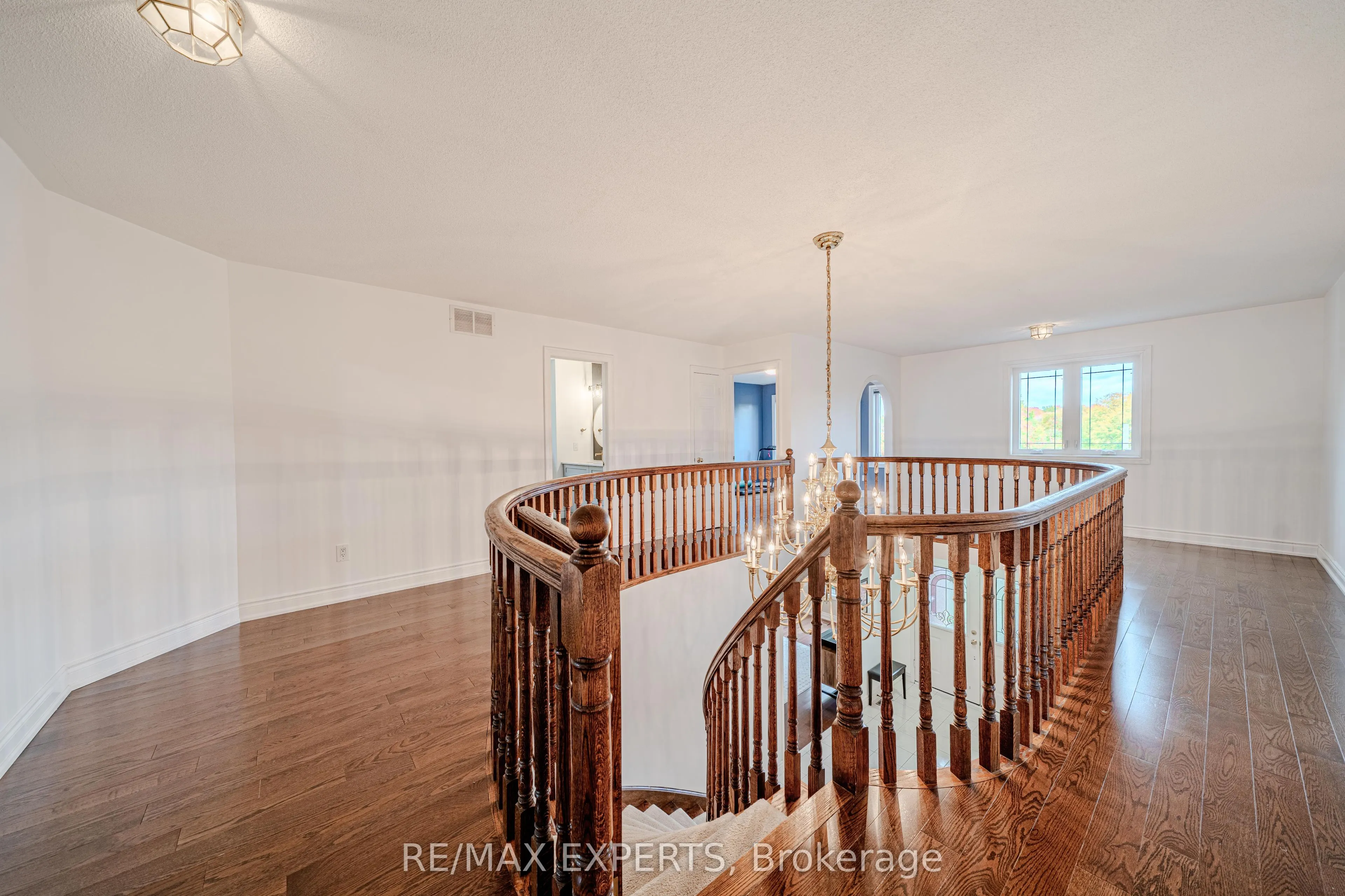231 Mossbrook Square