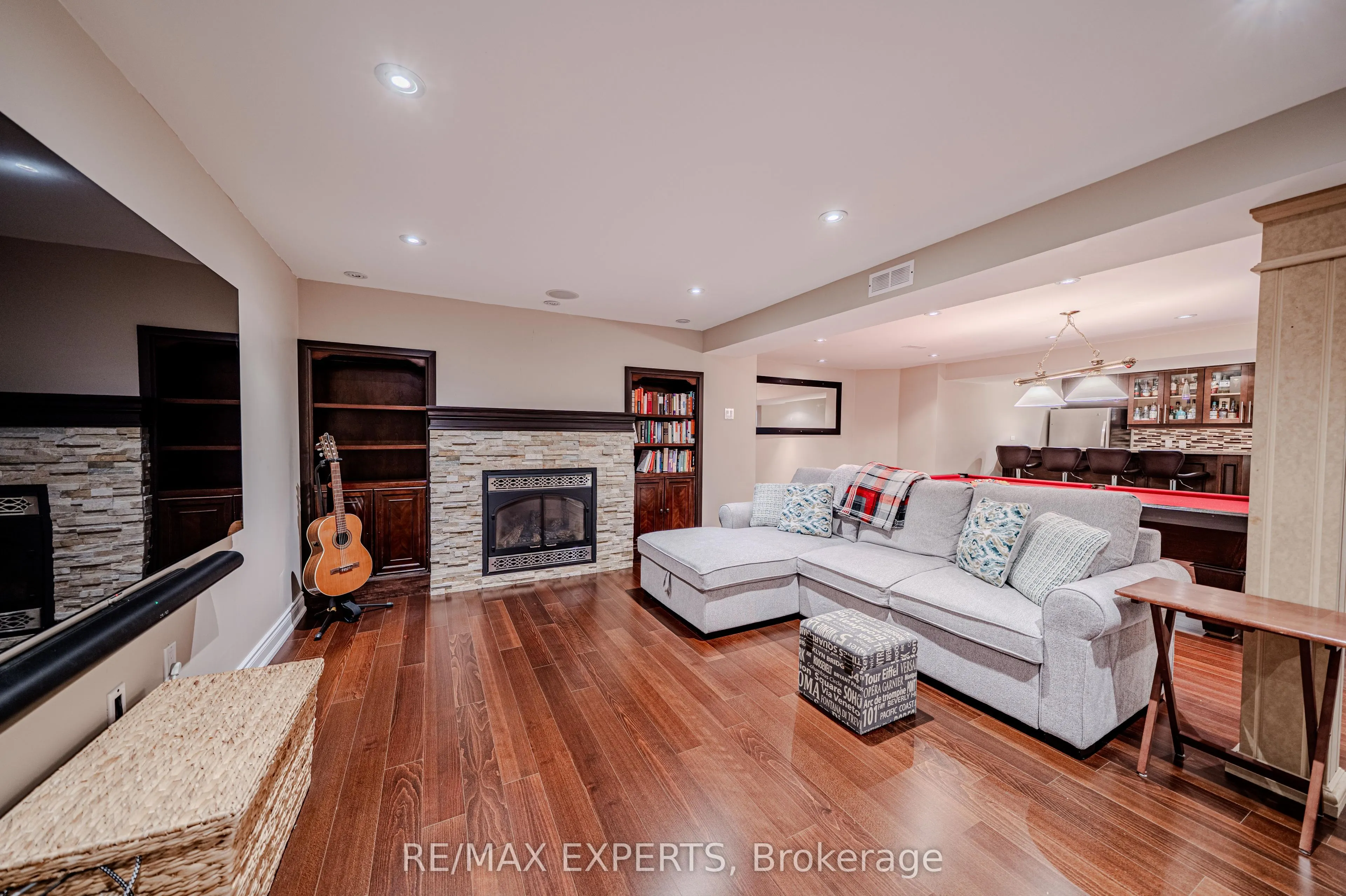 231 Mossbrook Square