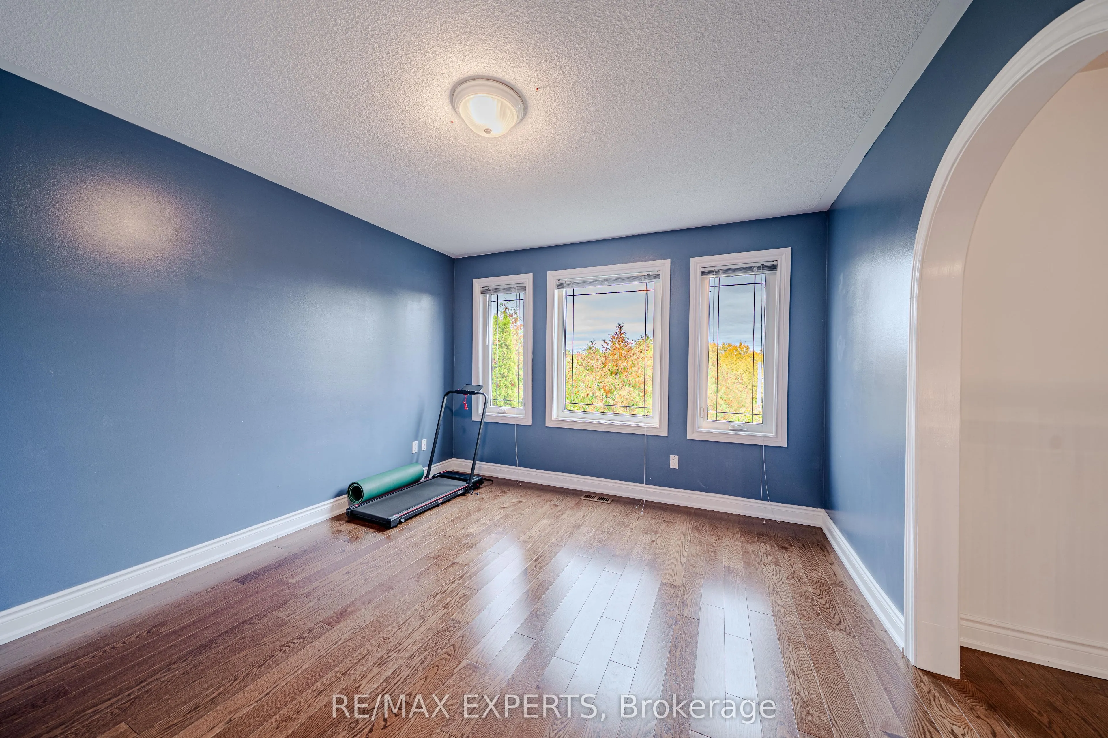 231 Mossbrook Square