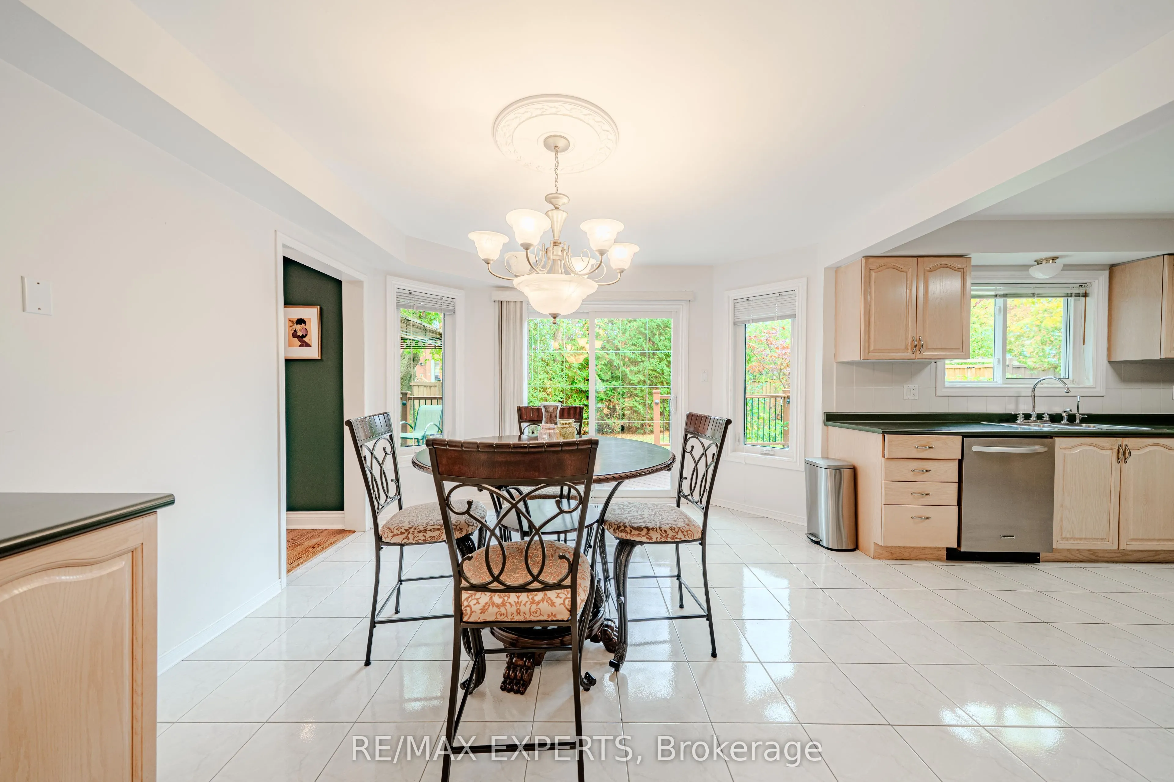 231 Mossbrook Square