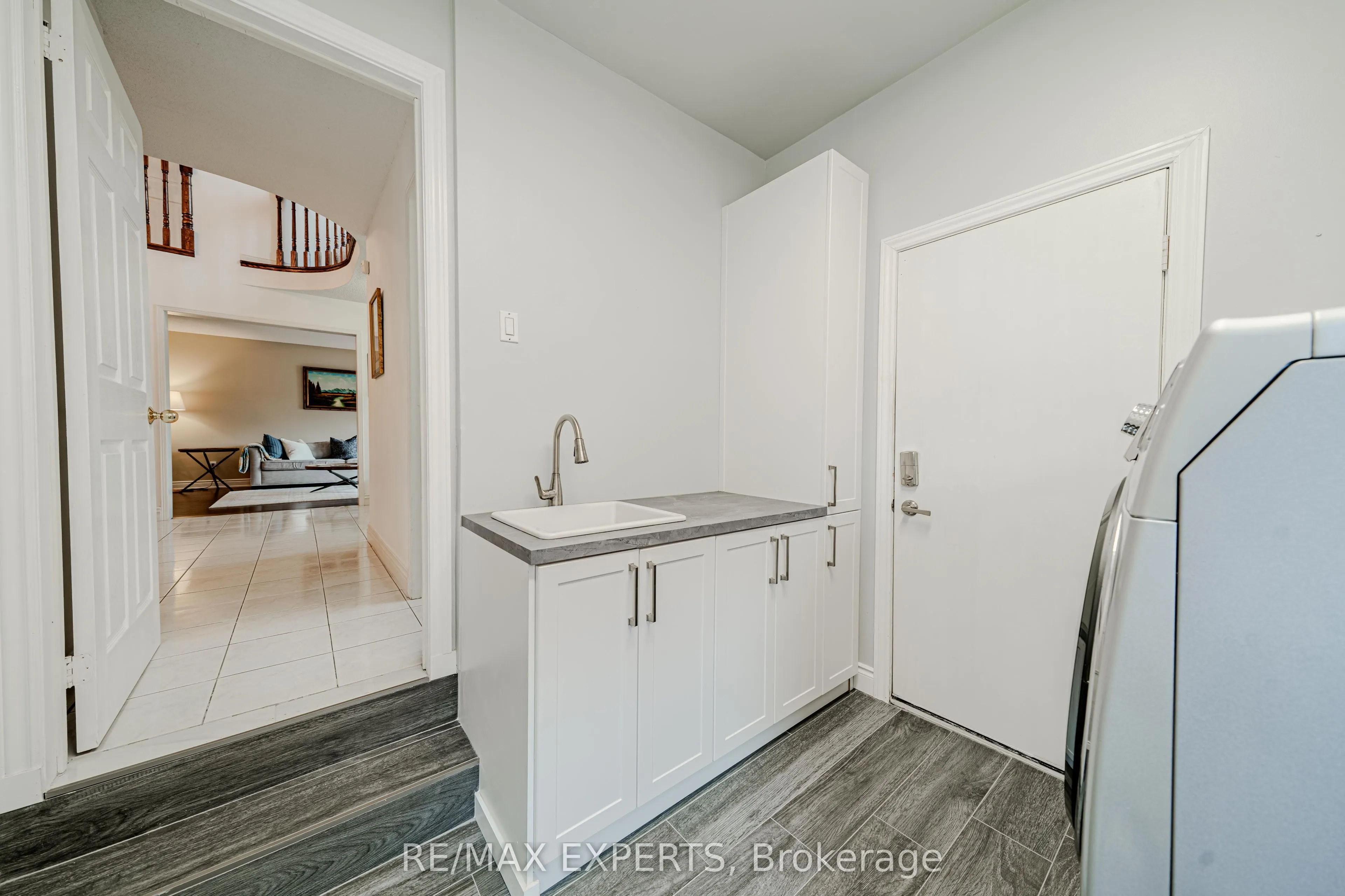 231 Mossbrook Square